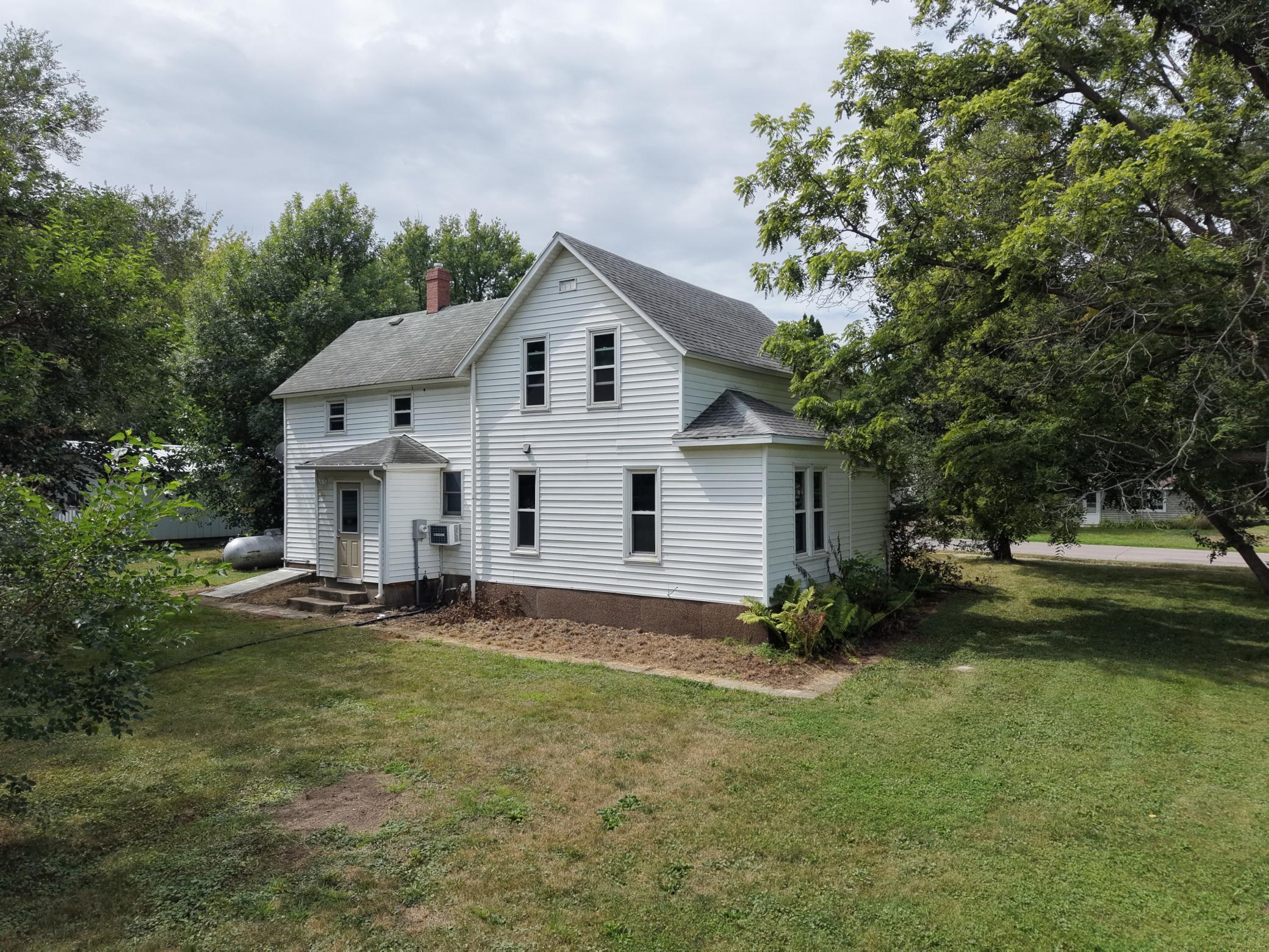 main property photo 8