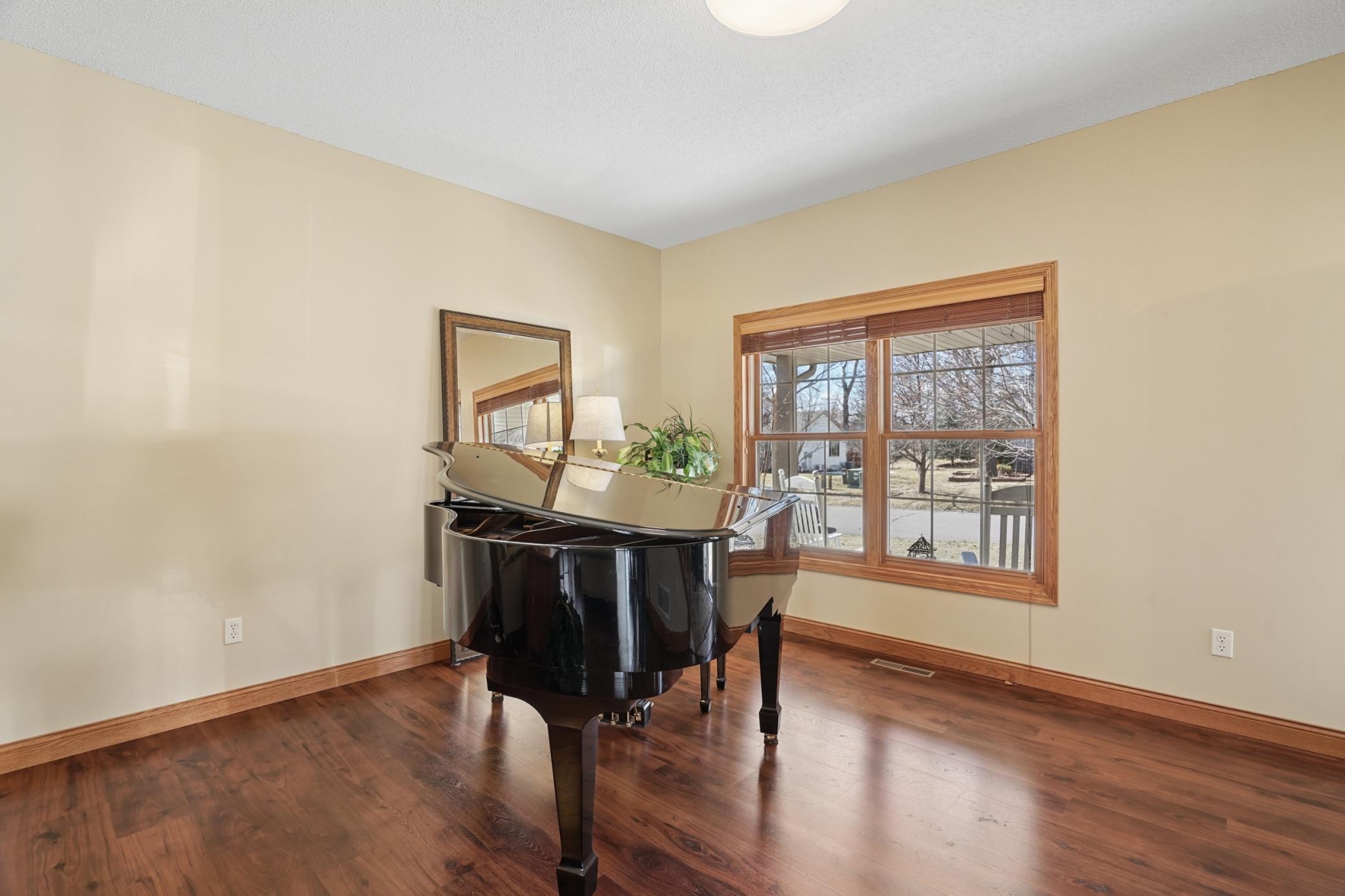 main property photo 7