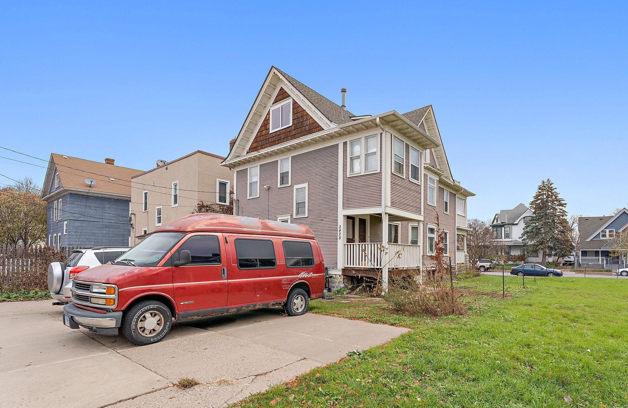 main property photo 30
