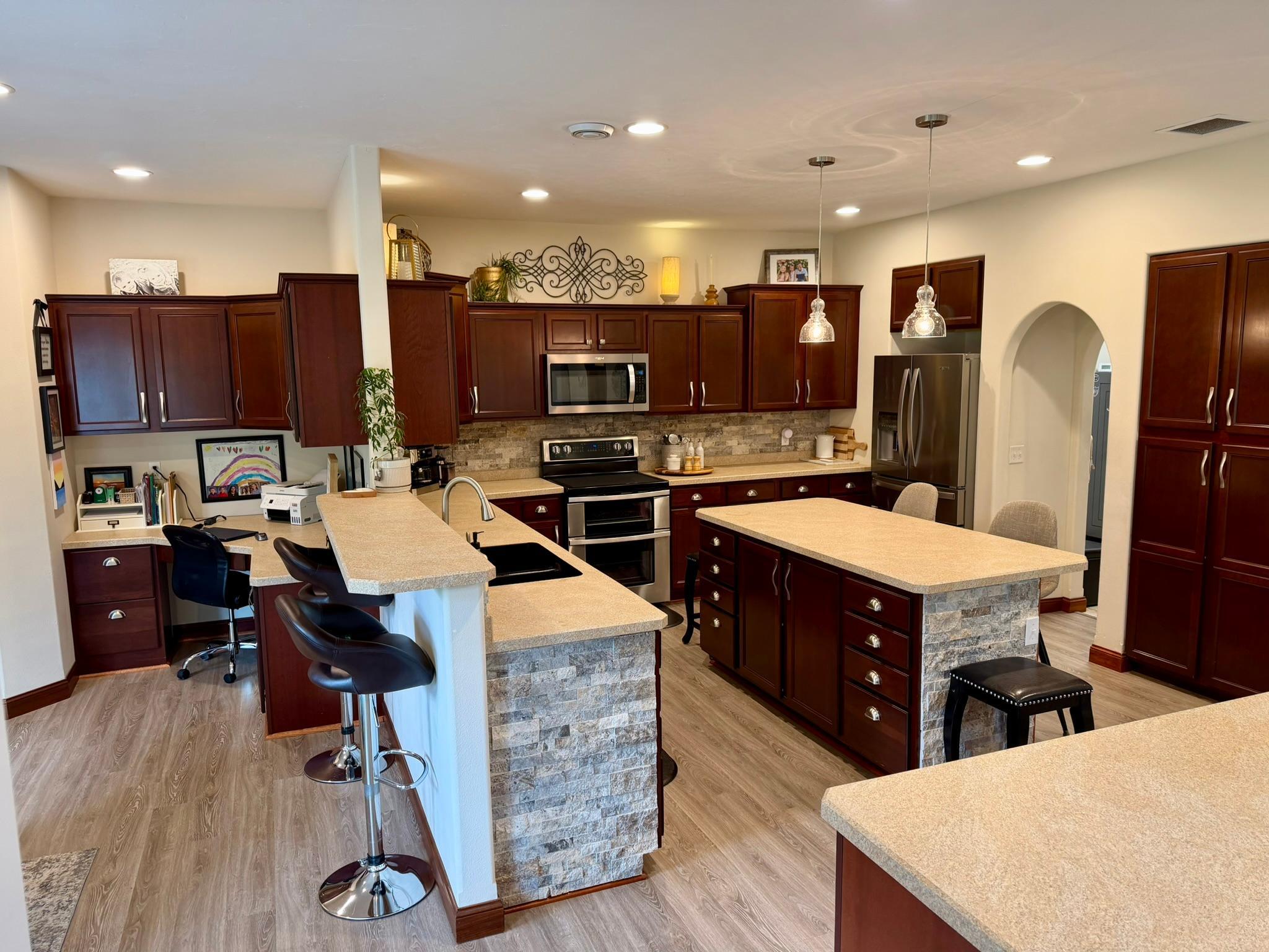 main property photo 10