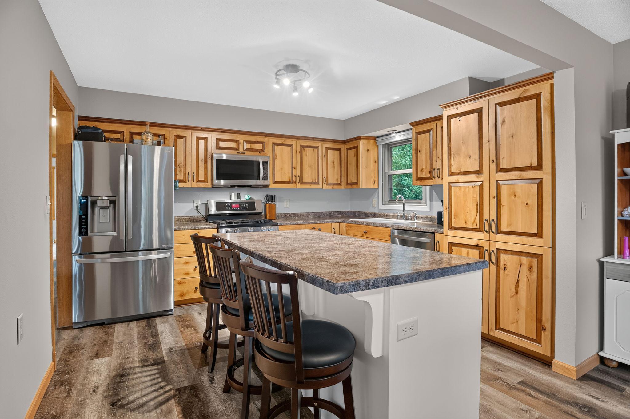 main property photo 3