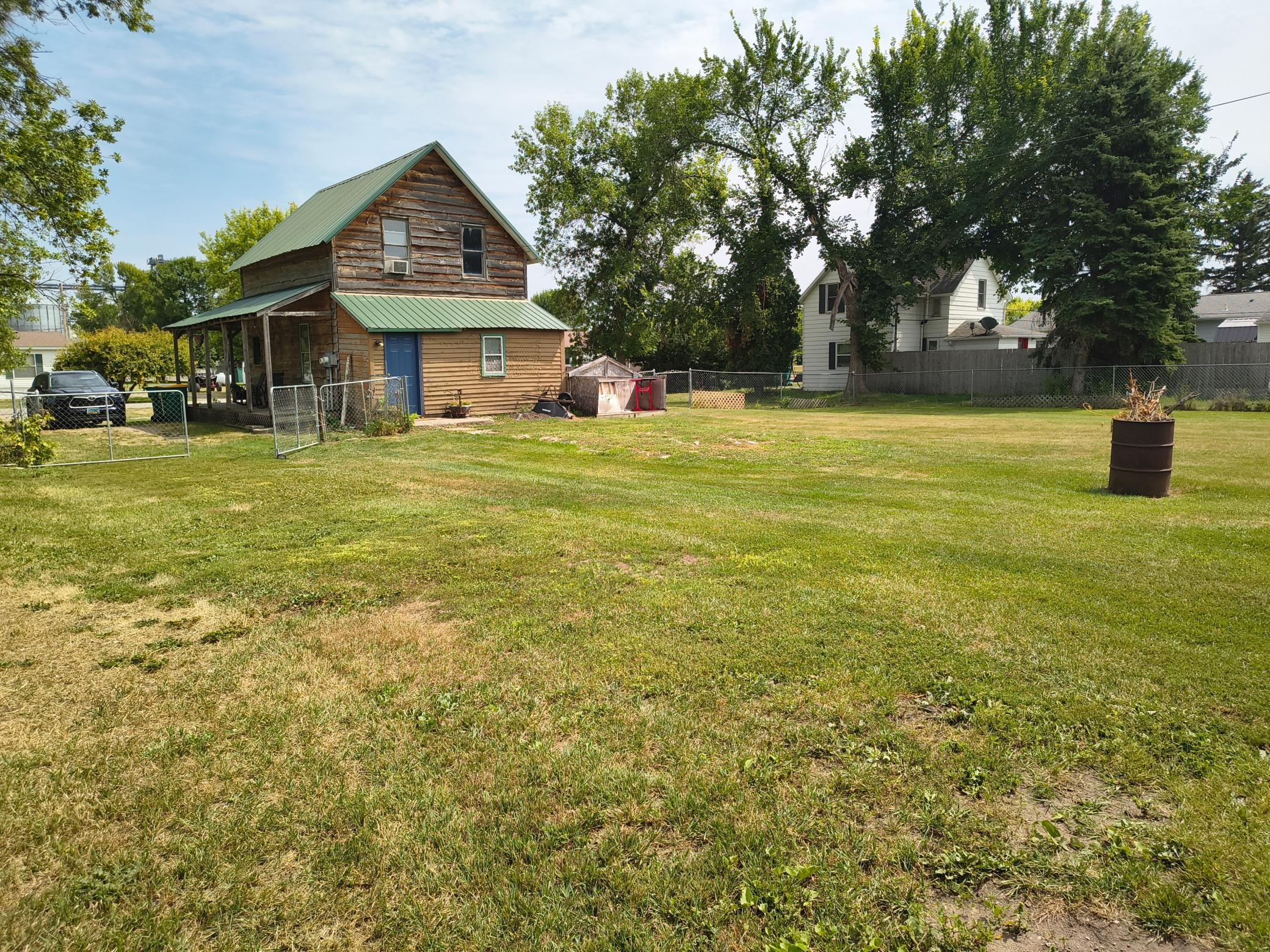 main property photo 13