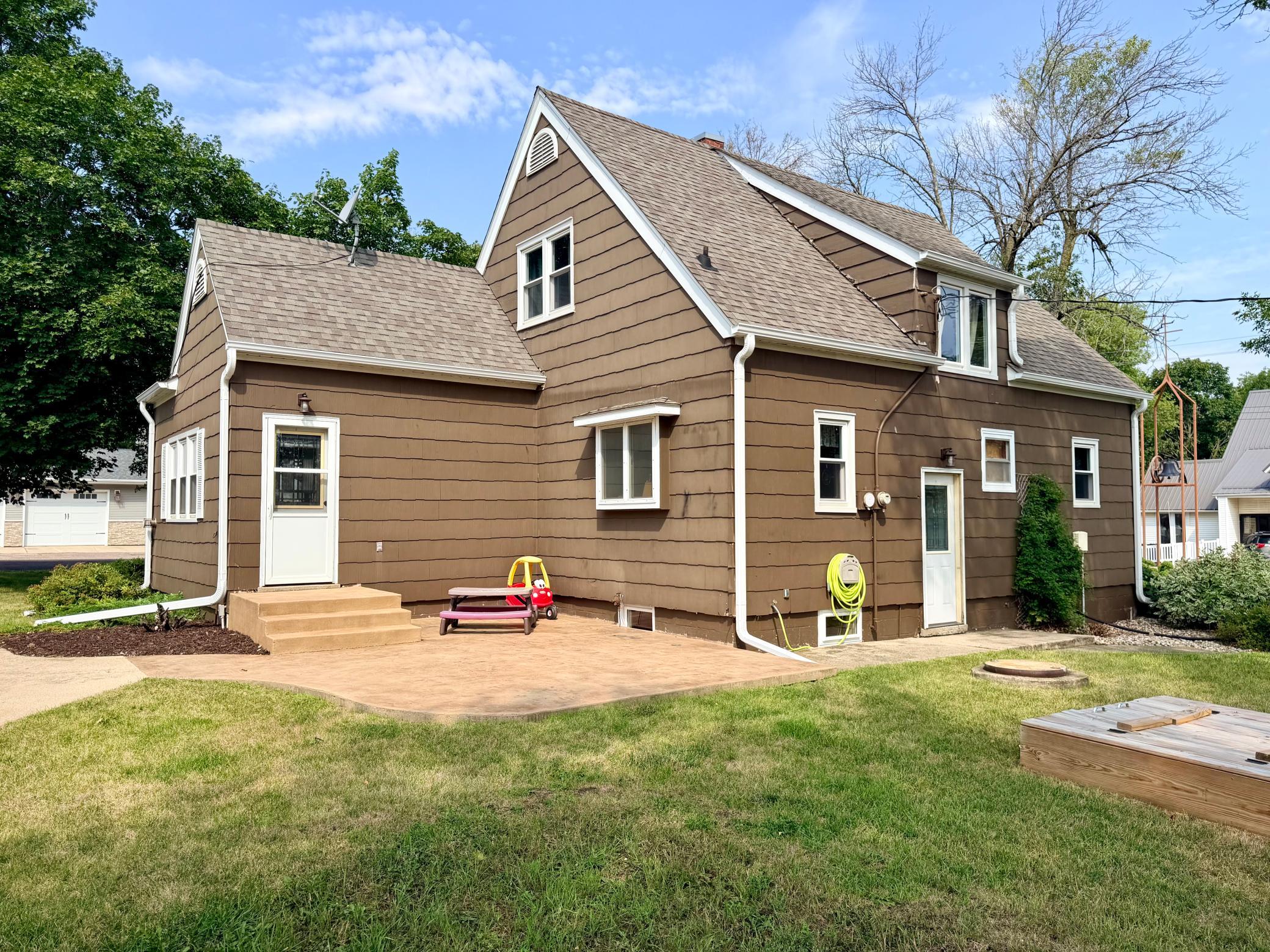 main property photo 31