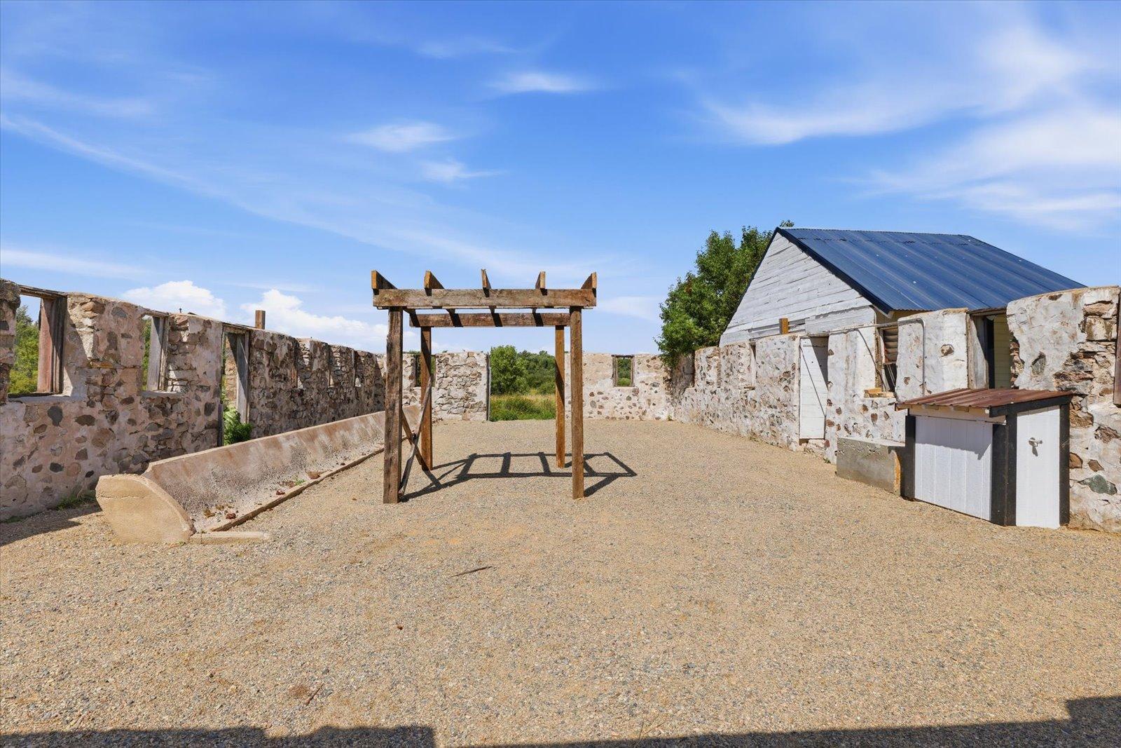main property photo 19
