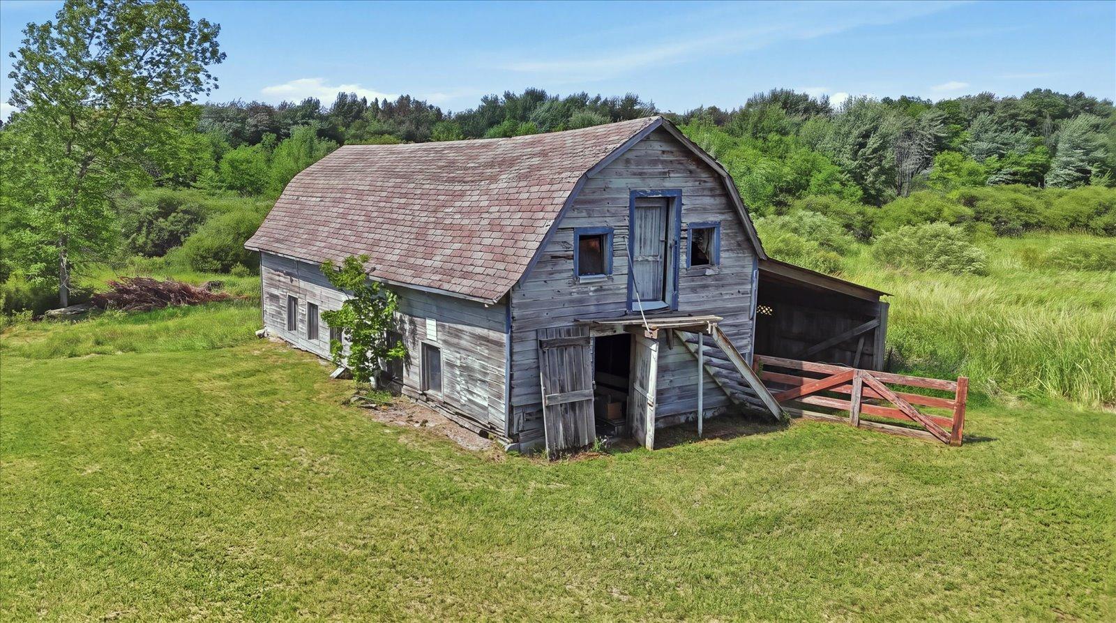 main property photo 22