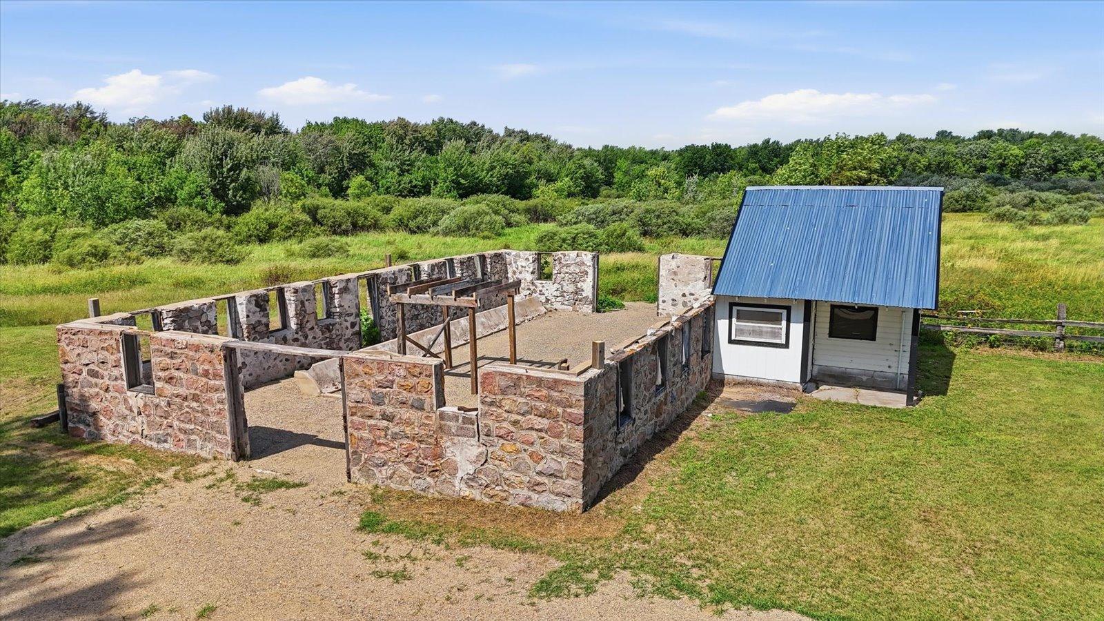 main property photo 27
