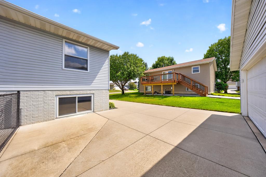 main property photo 28