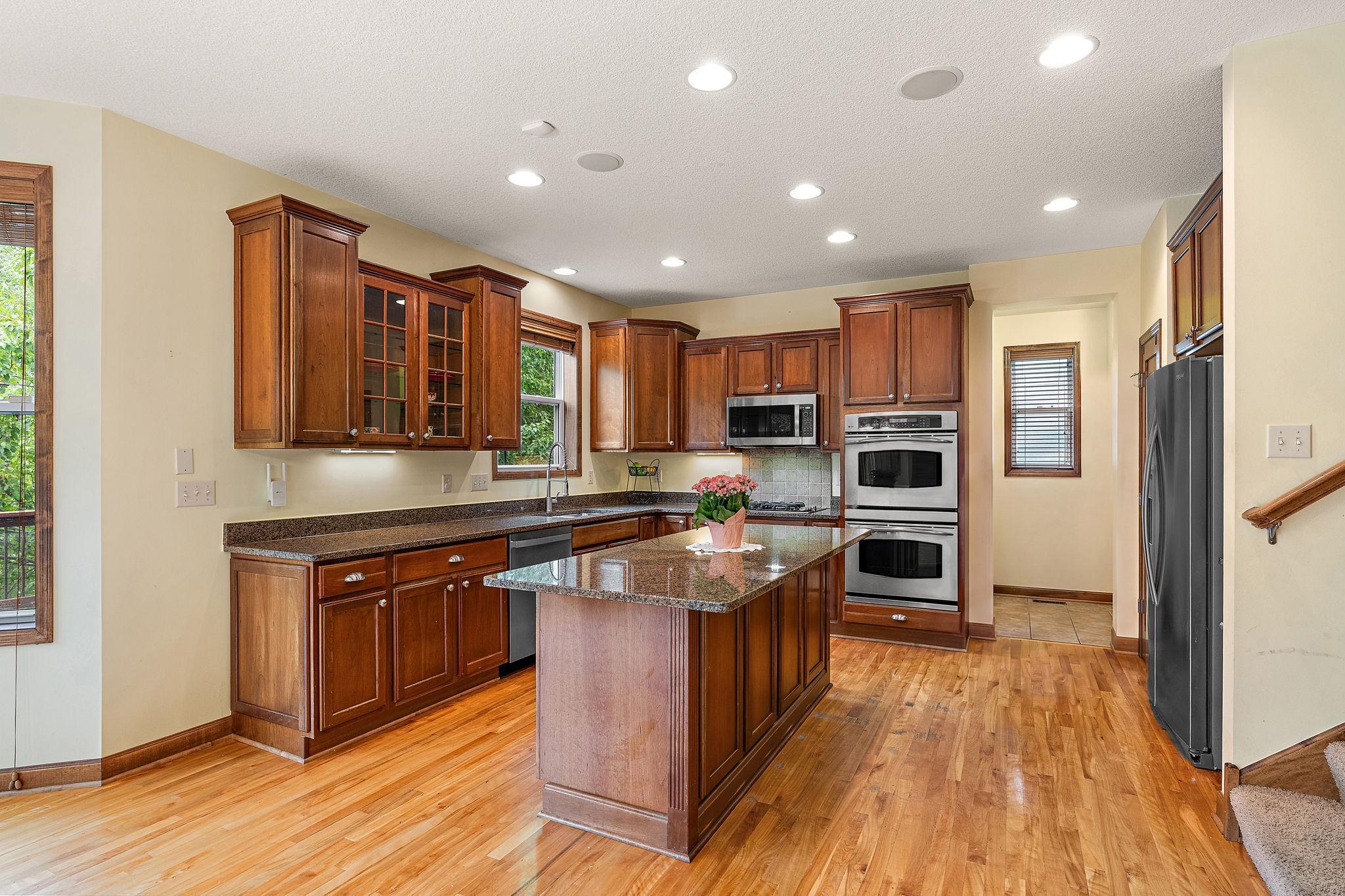 main property photo 13