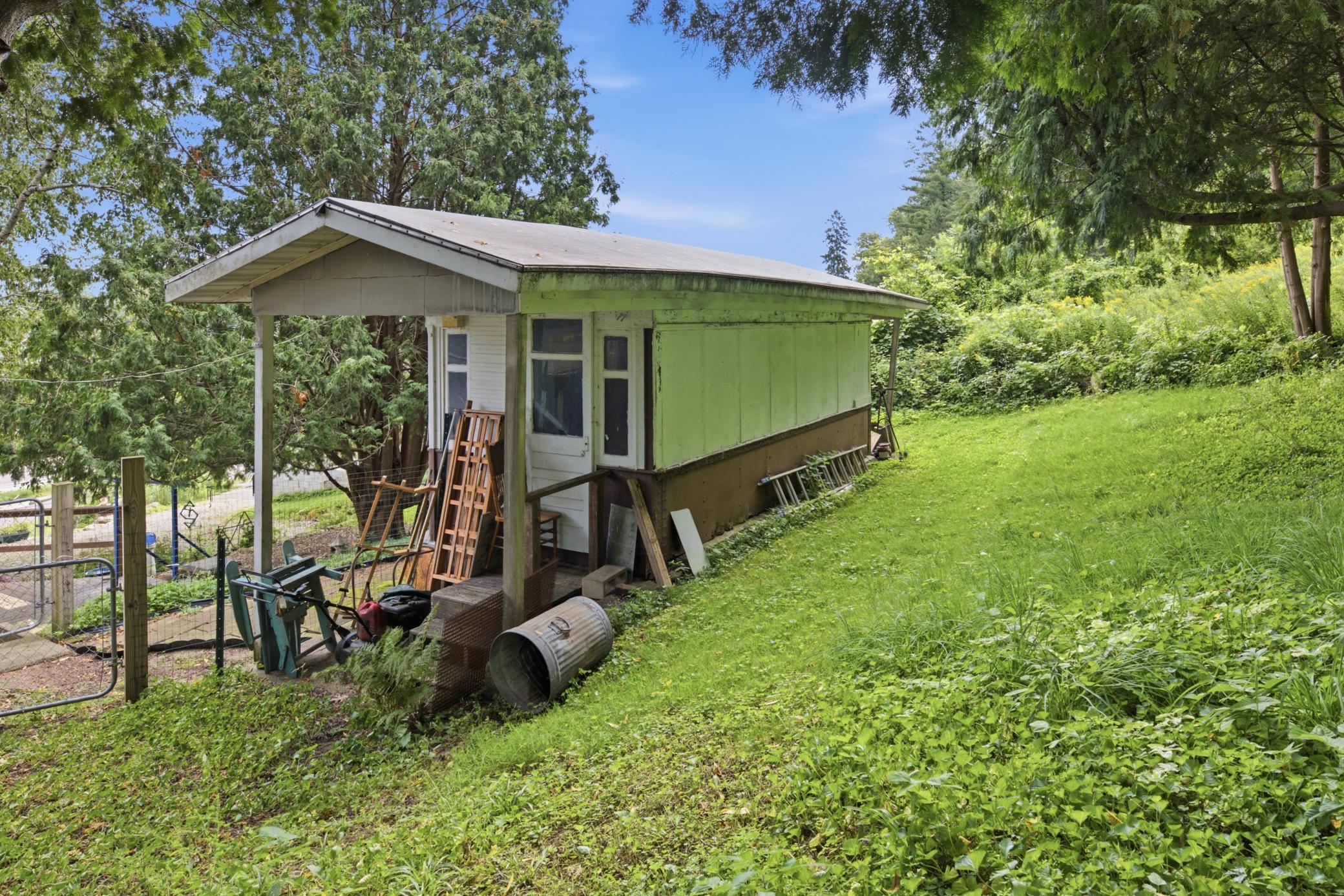 main property photo 23