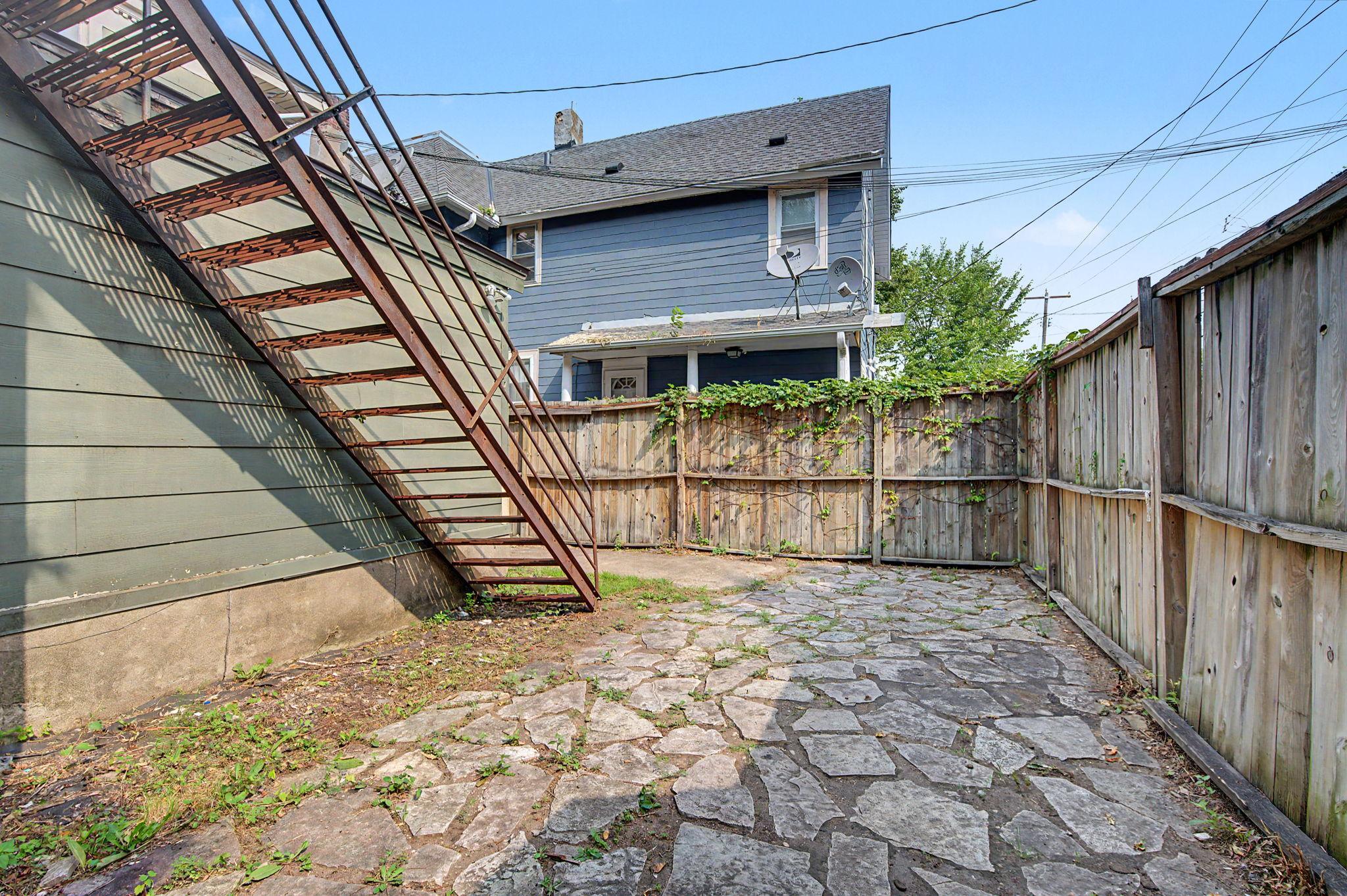 main property photo 33