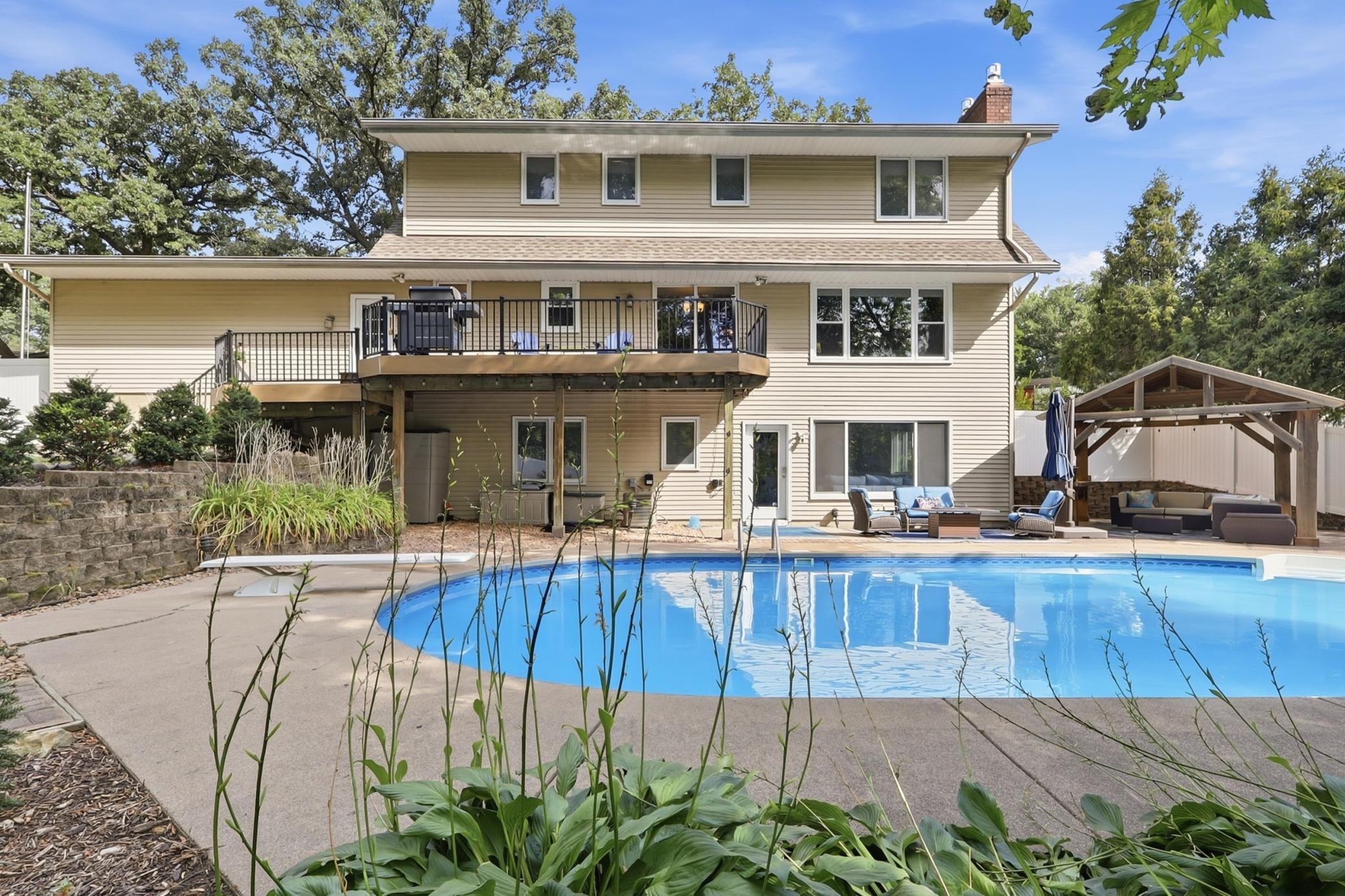 main property photo 40