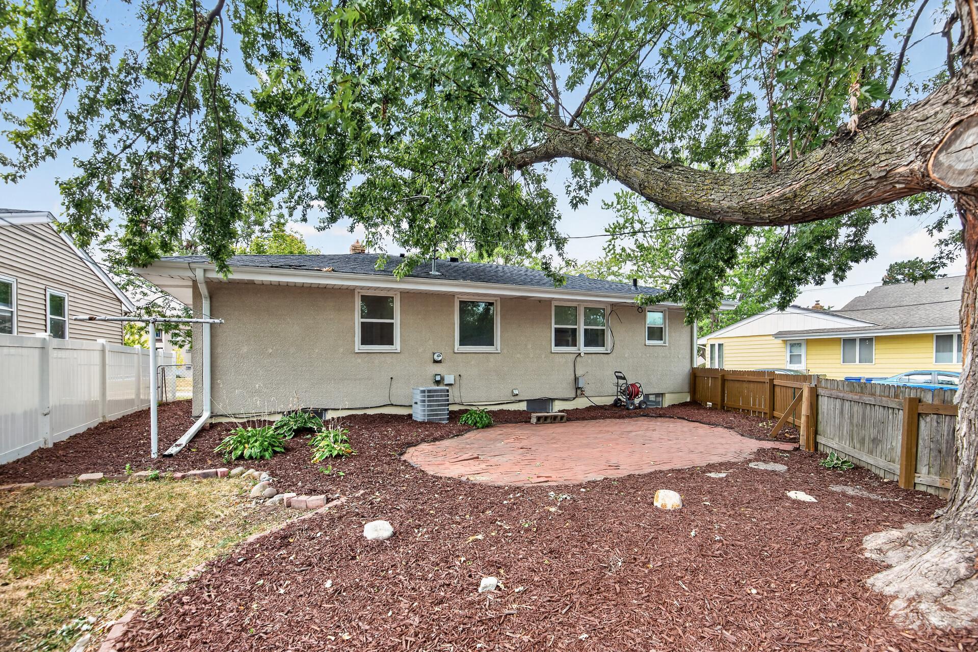 main property photo 27