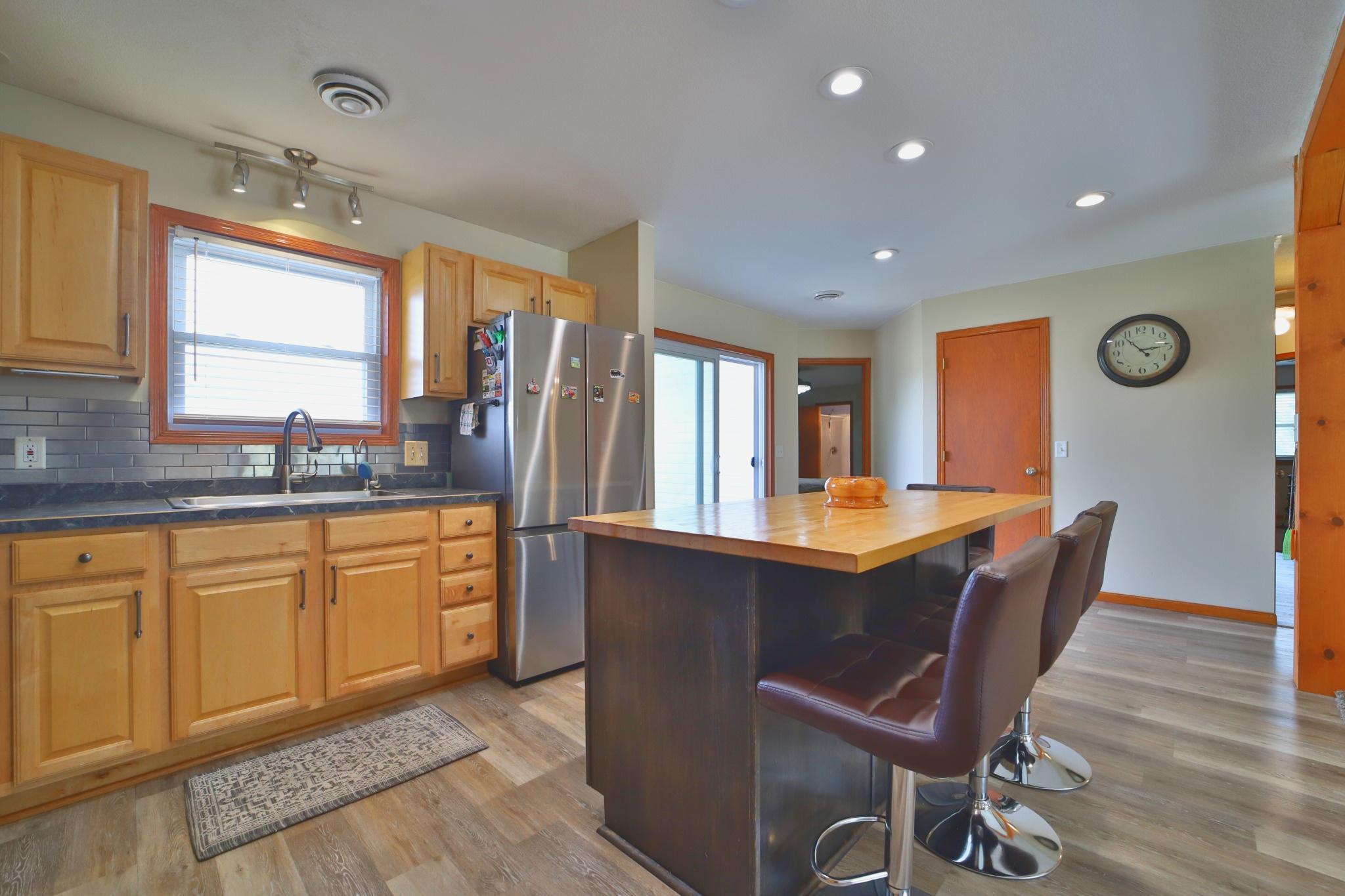 main property photo 4