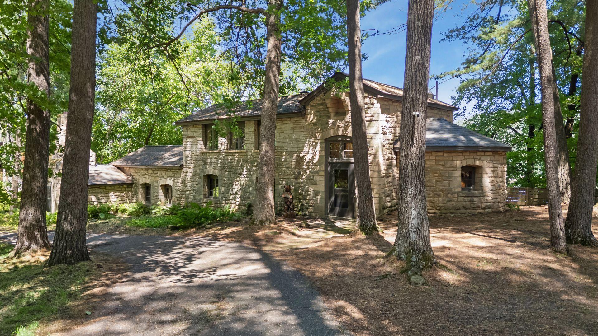 main property photo 14