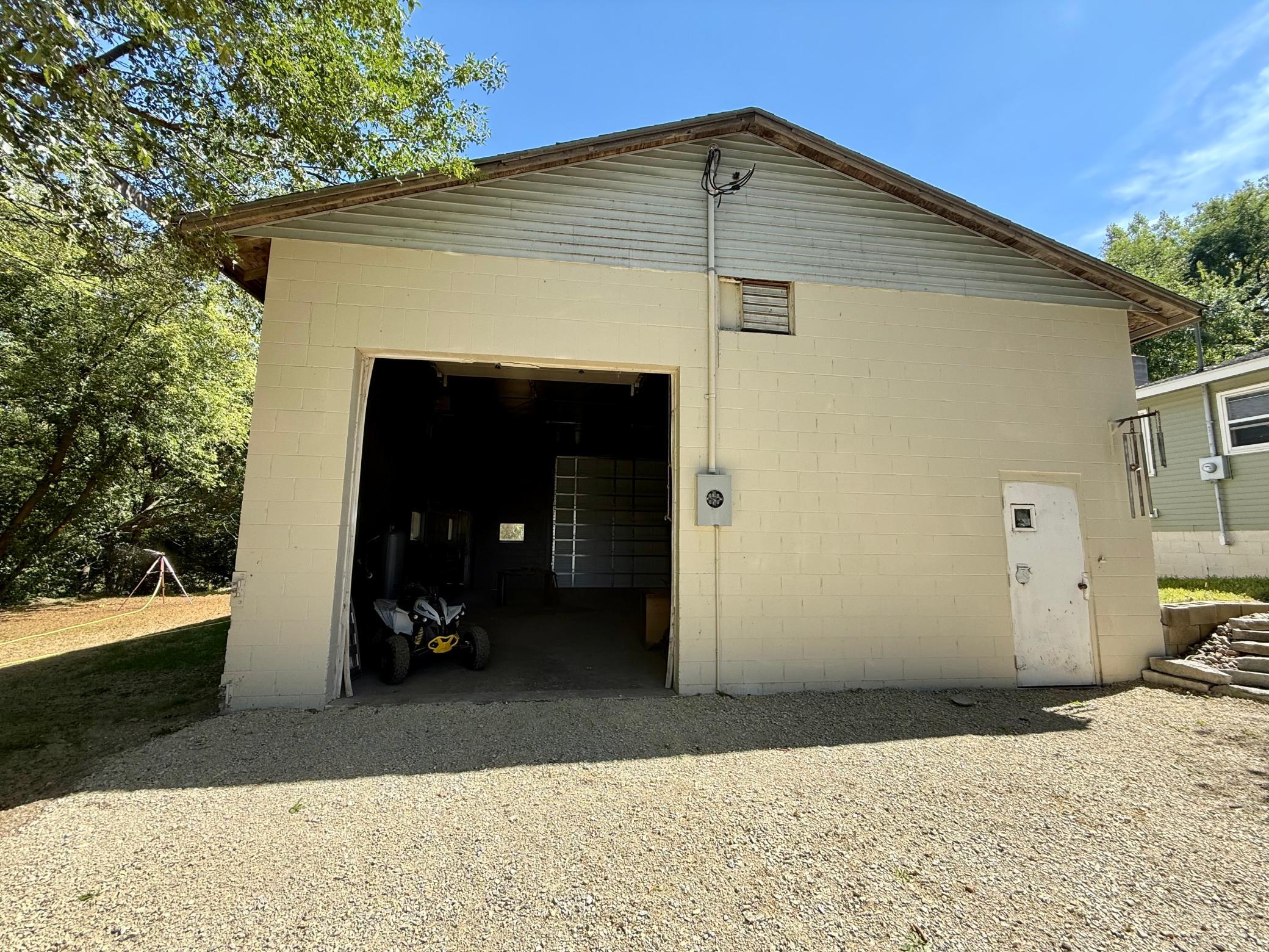 main property photo 34