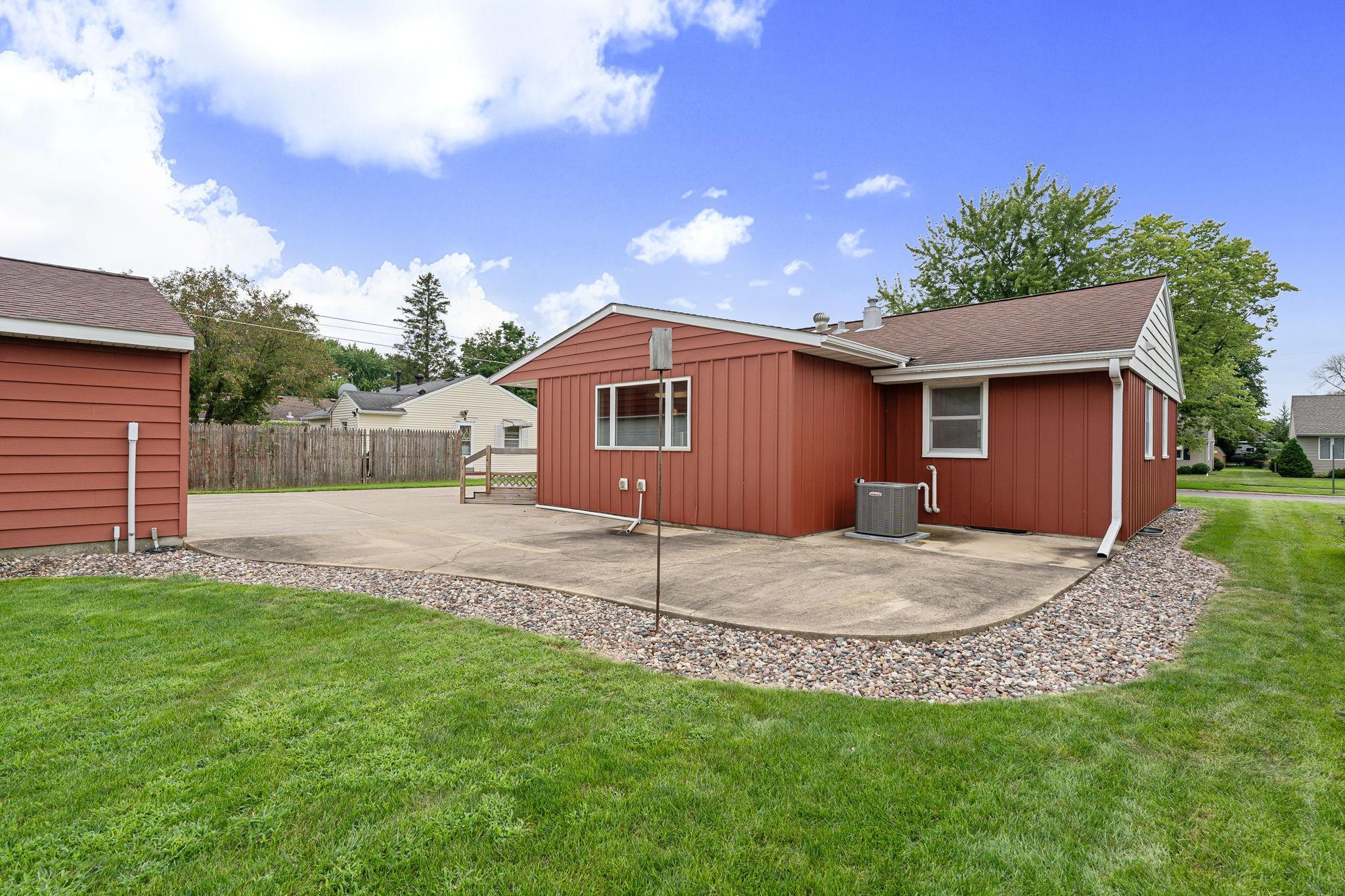 main property photo 5