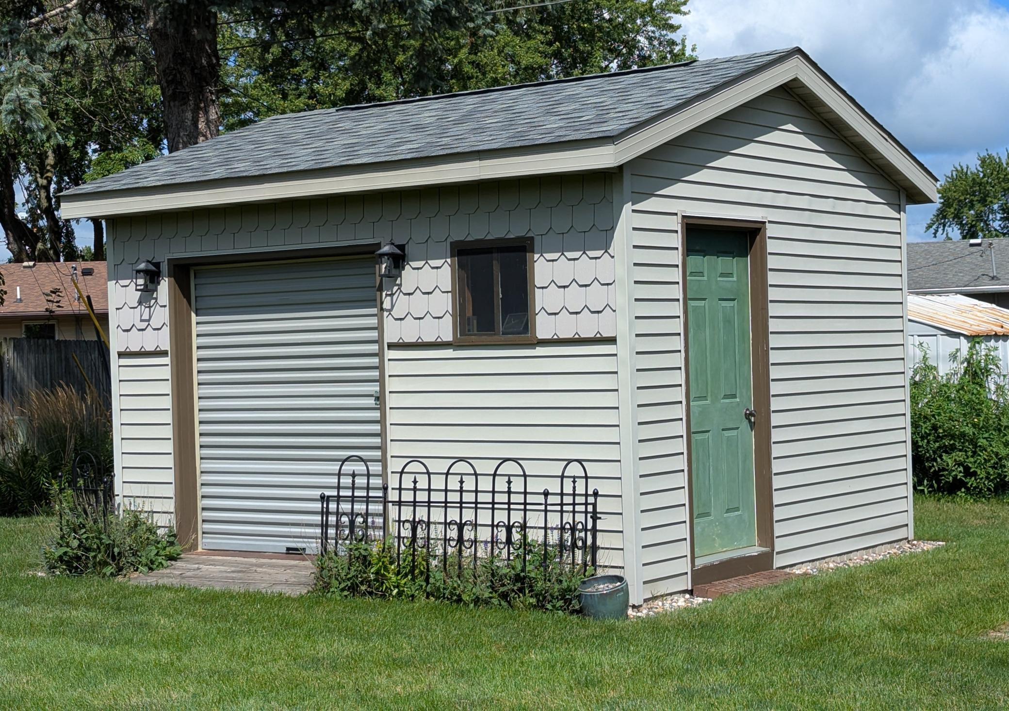 main property photo 45