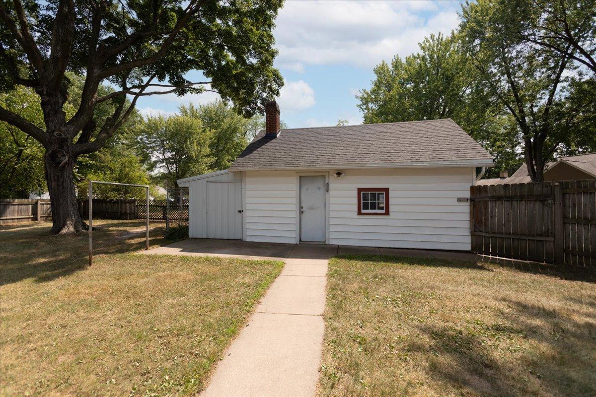 main property photo 38