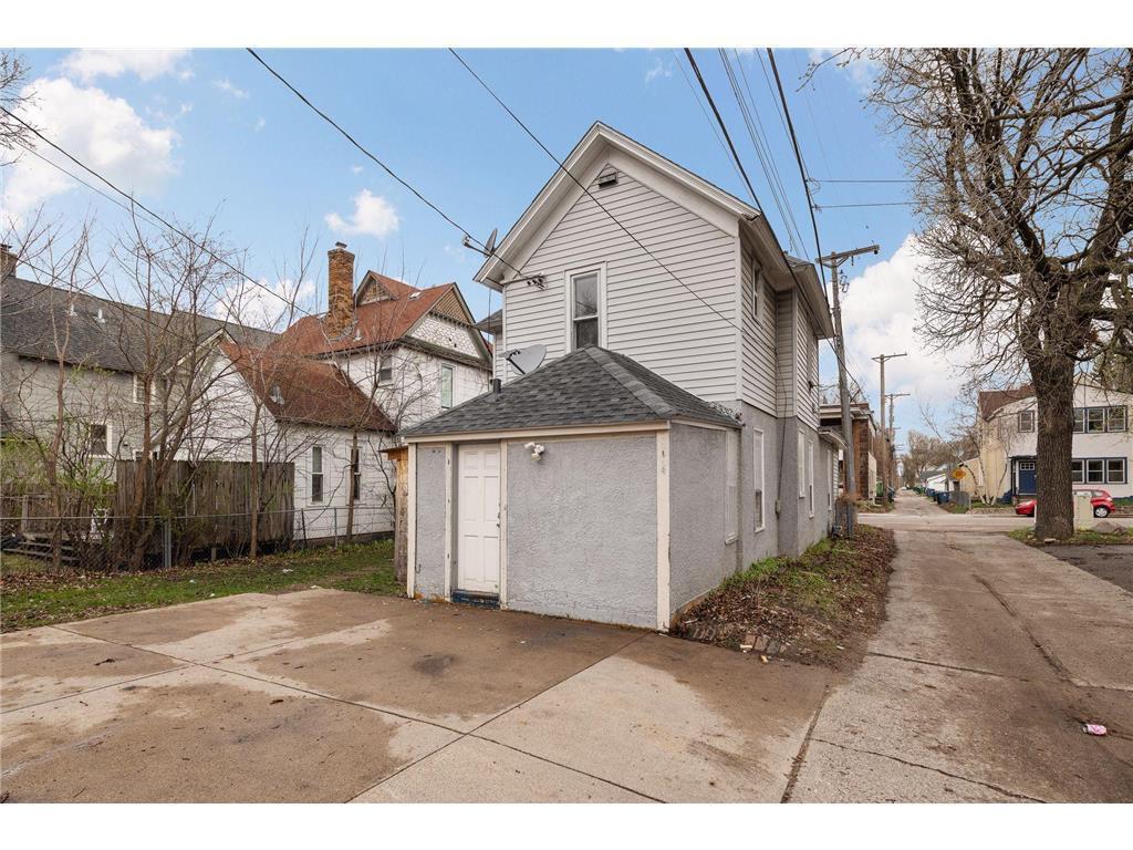 main property photo 16