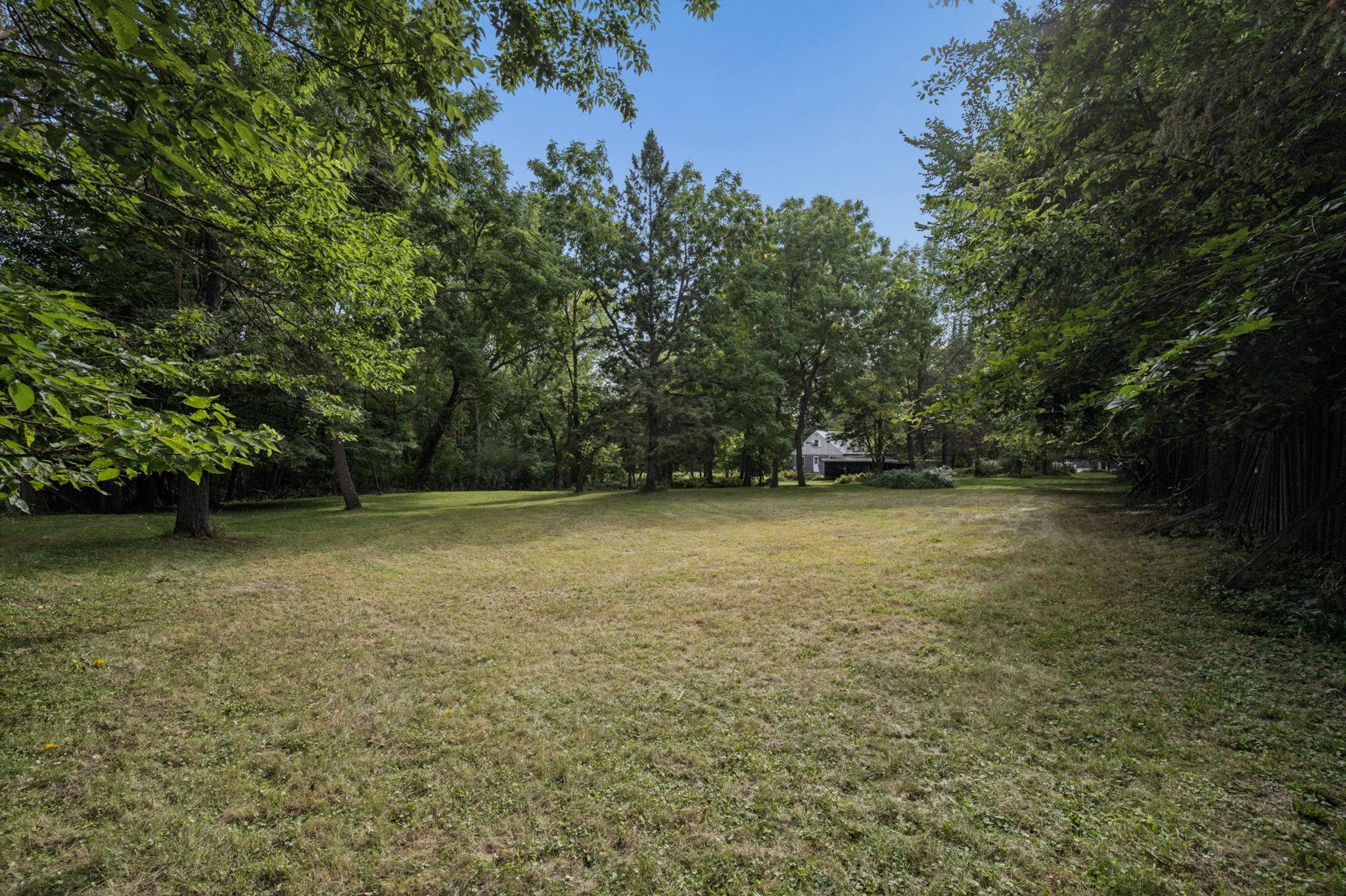 main property photo 40