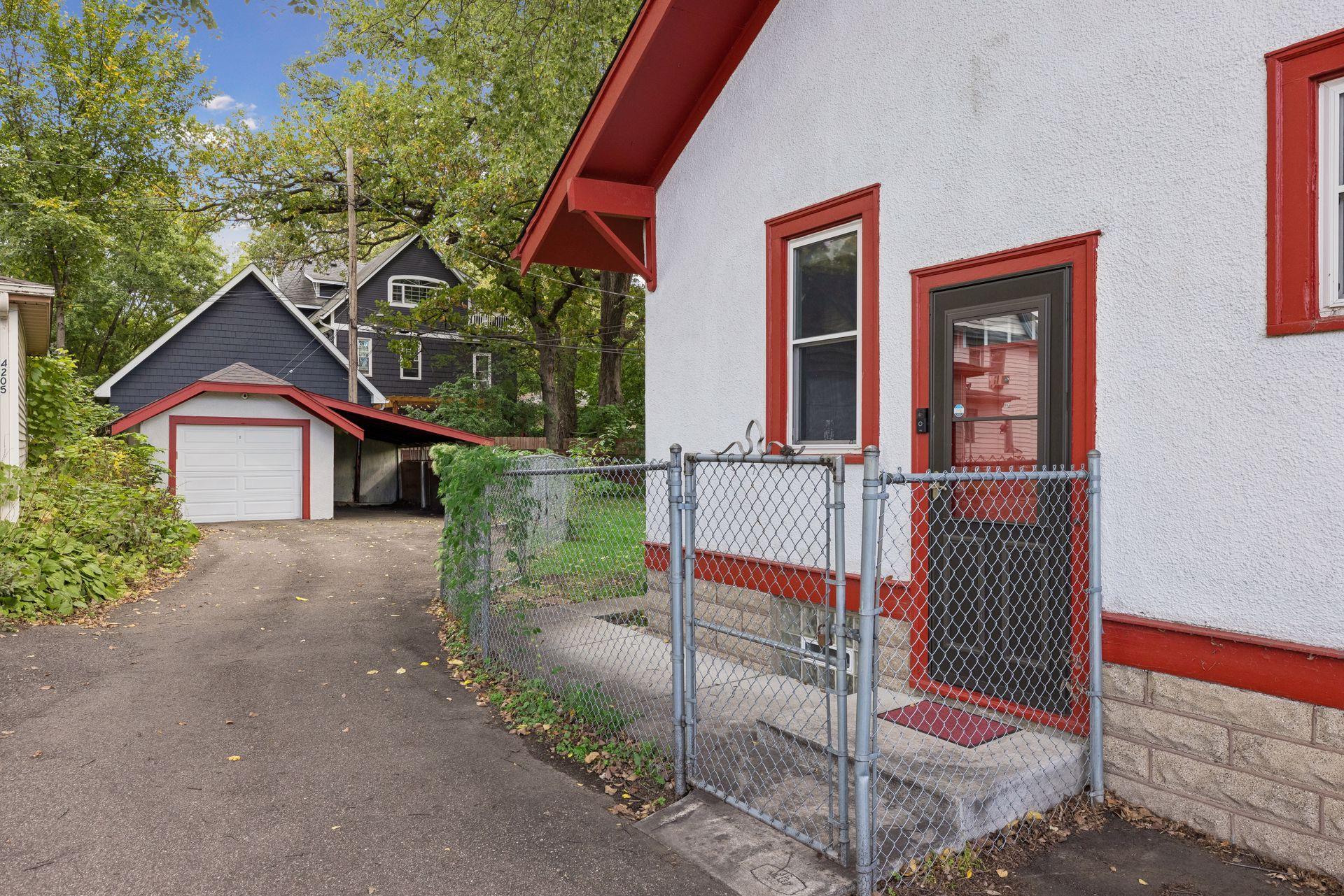 main property photo 40