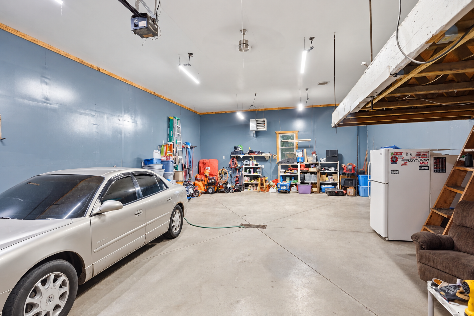 main property photo 4
