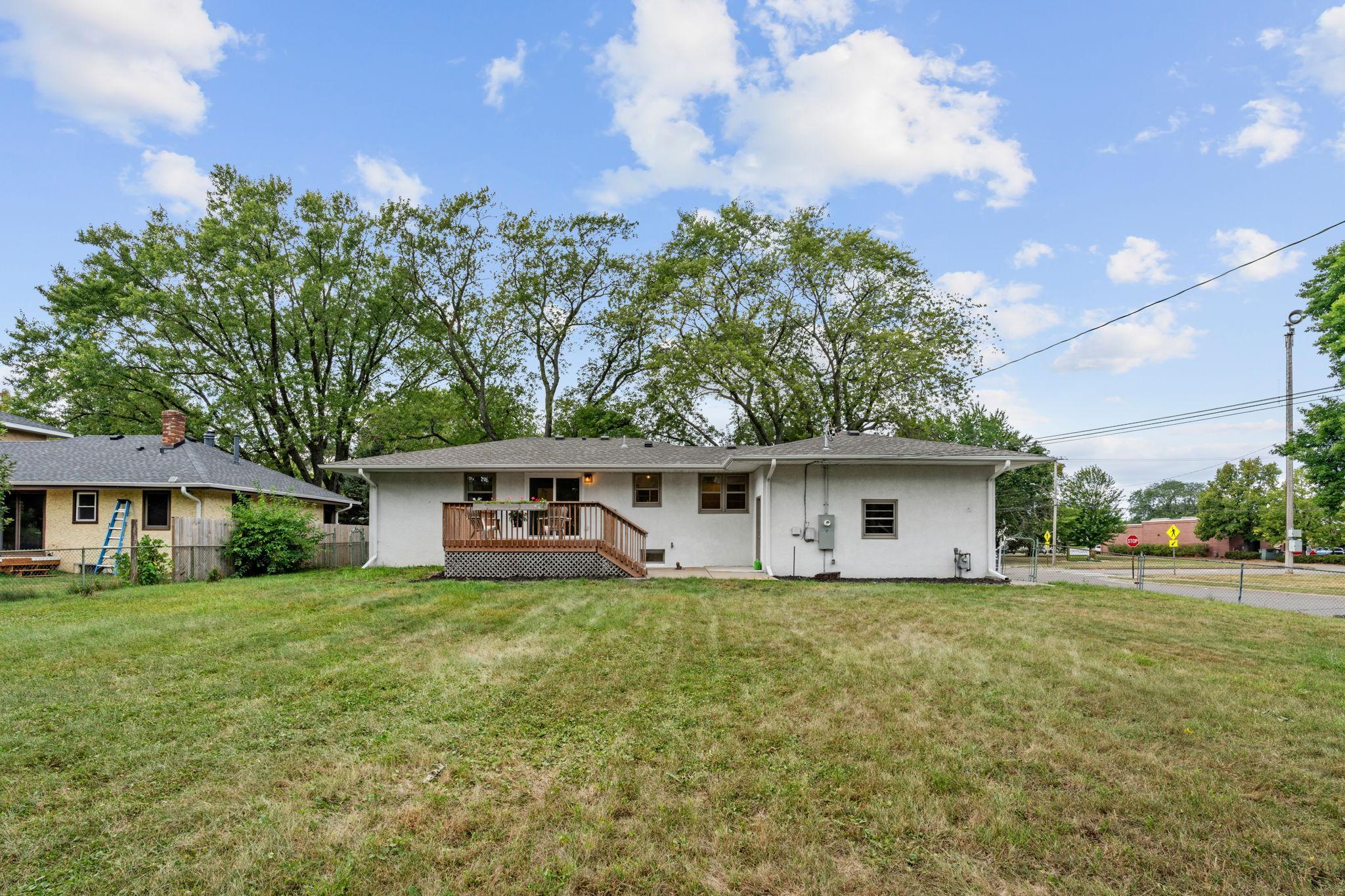main property photo 37