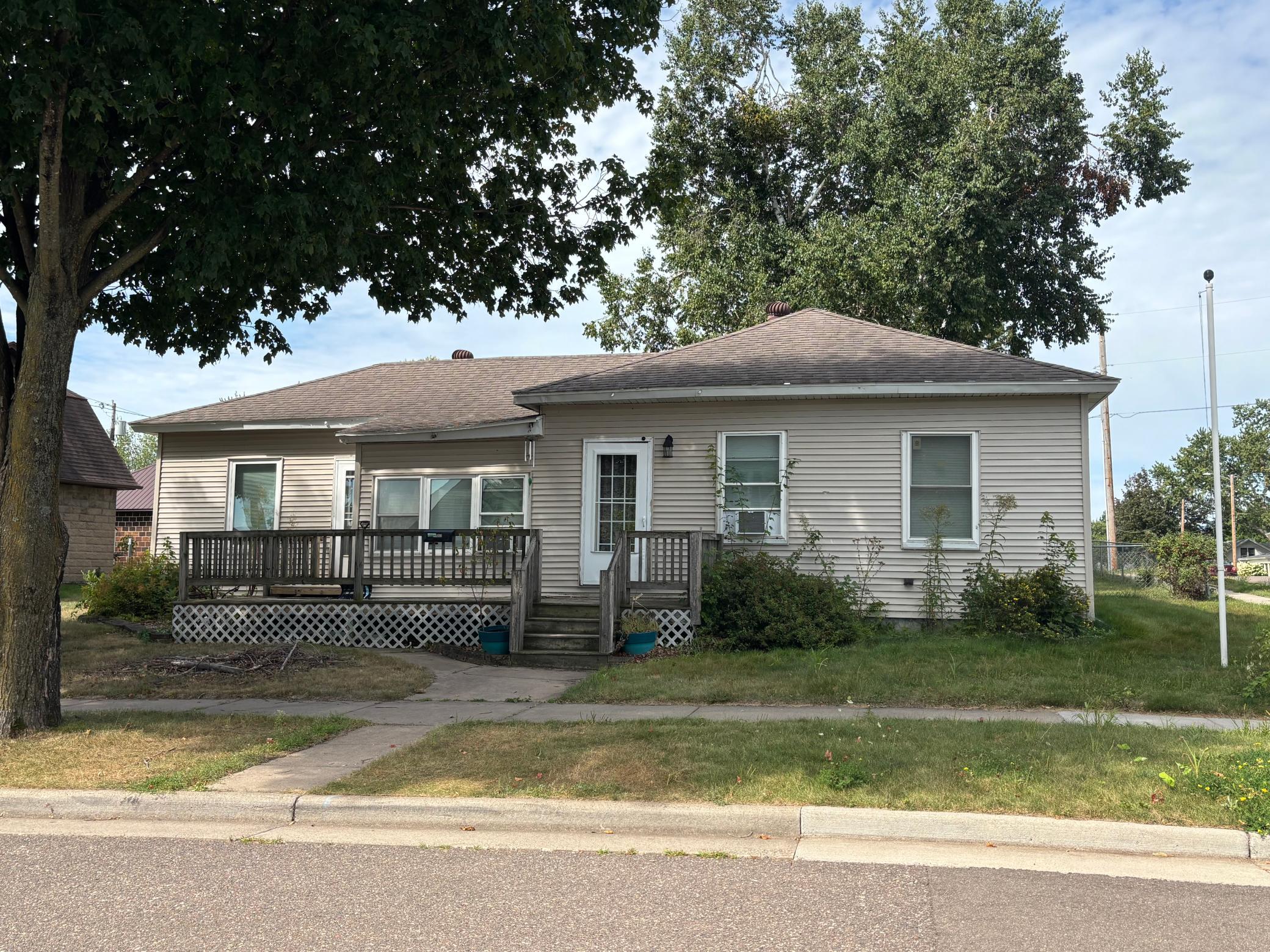 main property photo 0