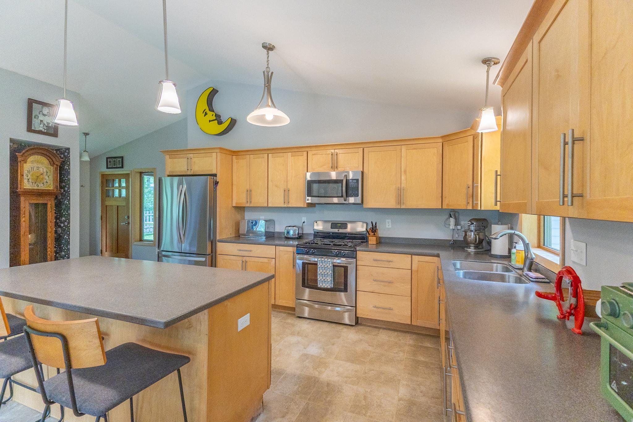 main property photo 19