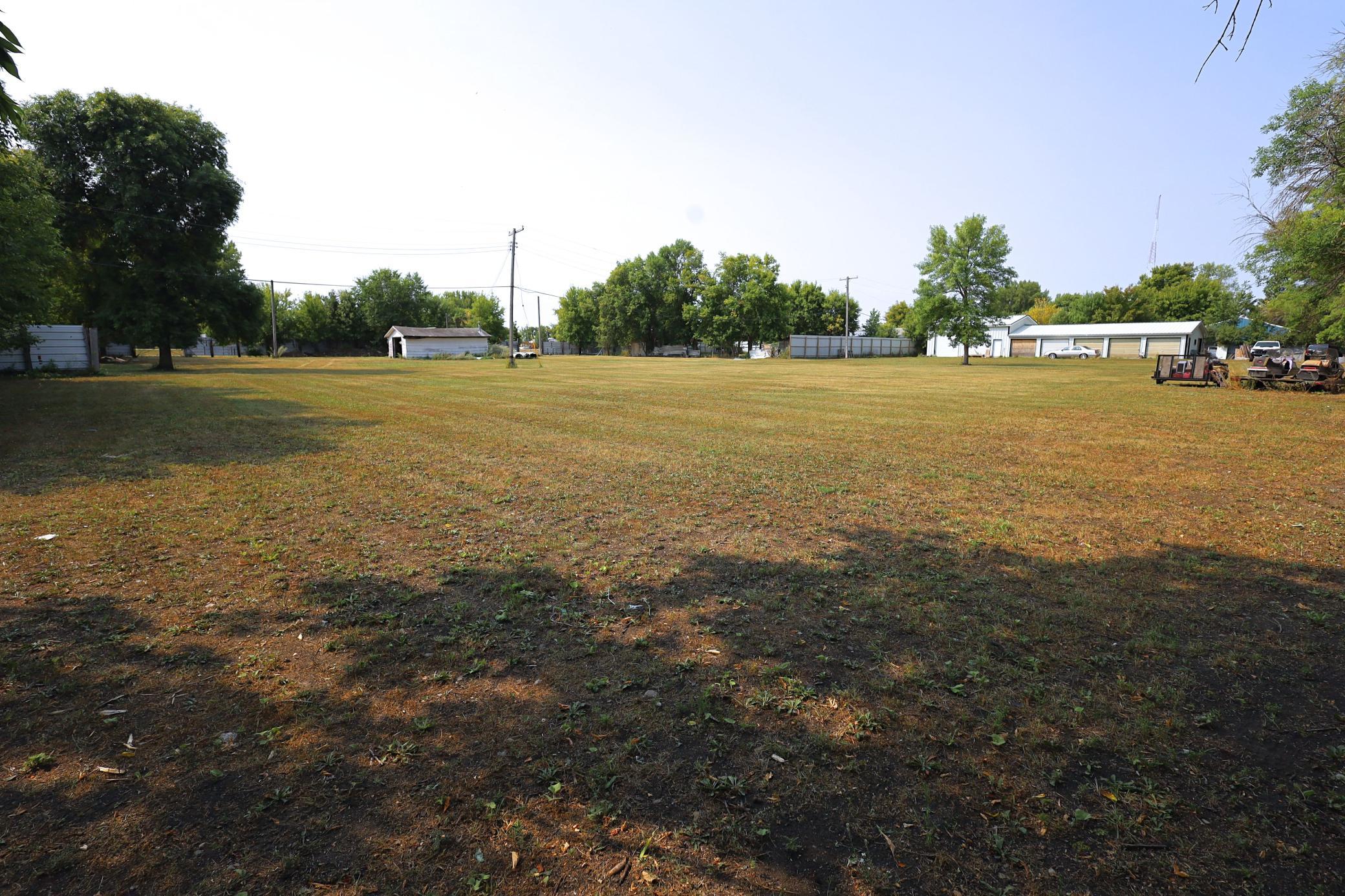 main property photo 14