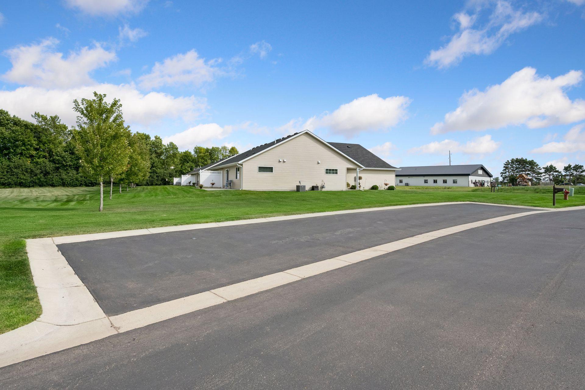 main property photo 25