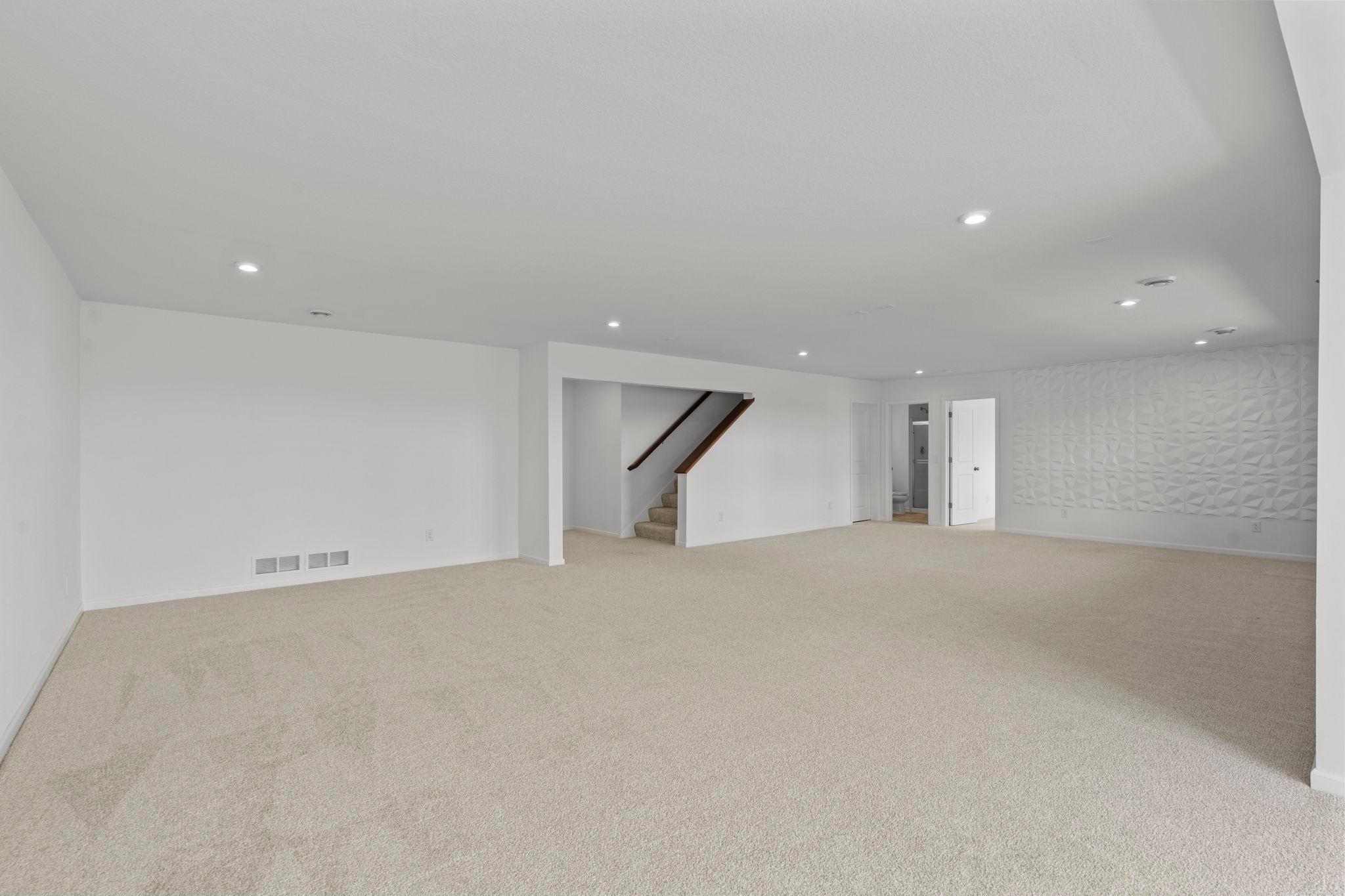 main property photo 70