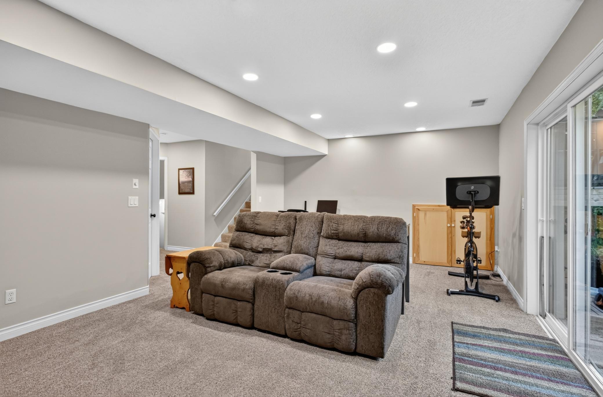 main property photo 67