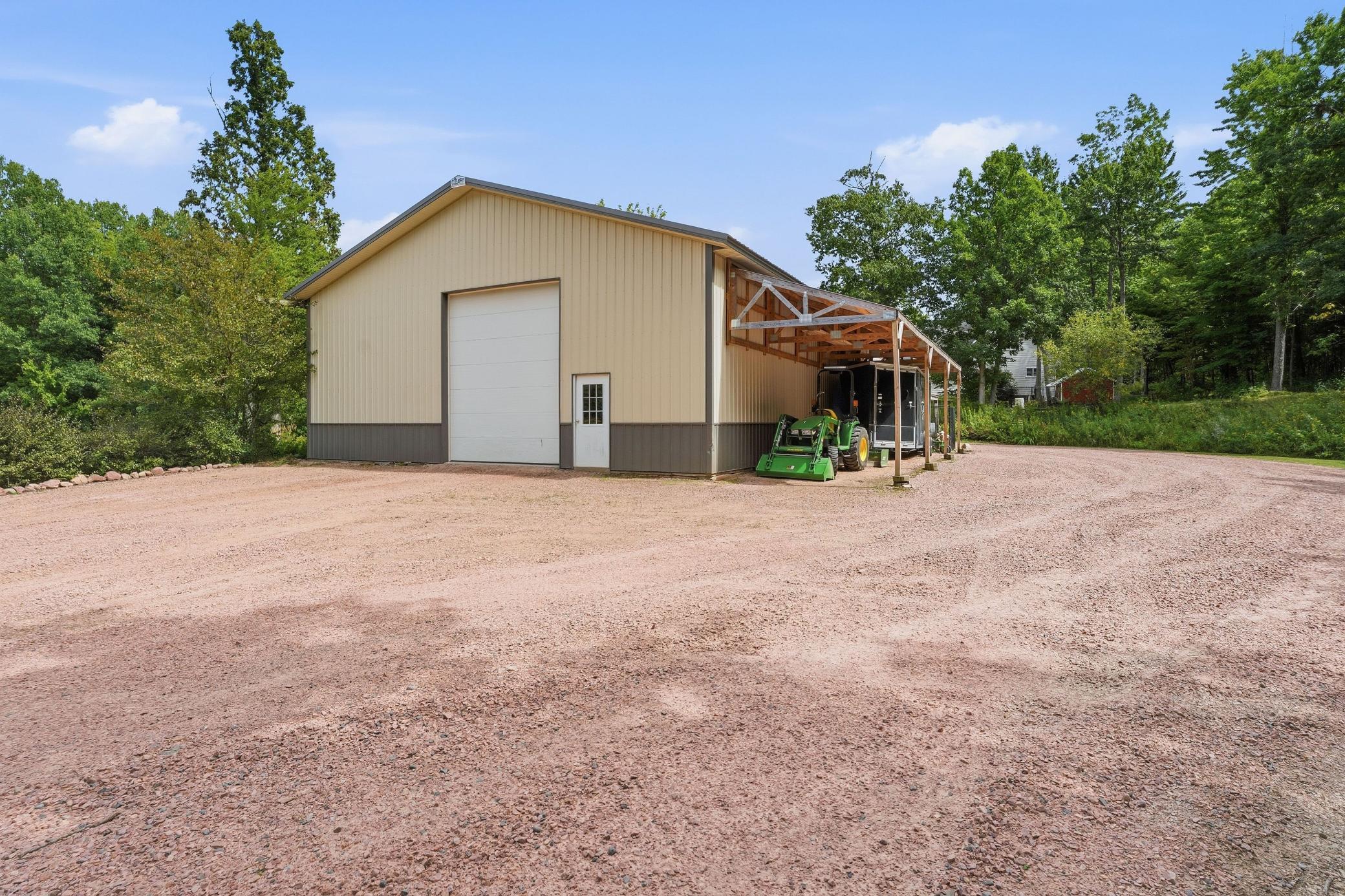 main property photo 41
