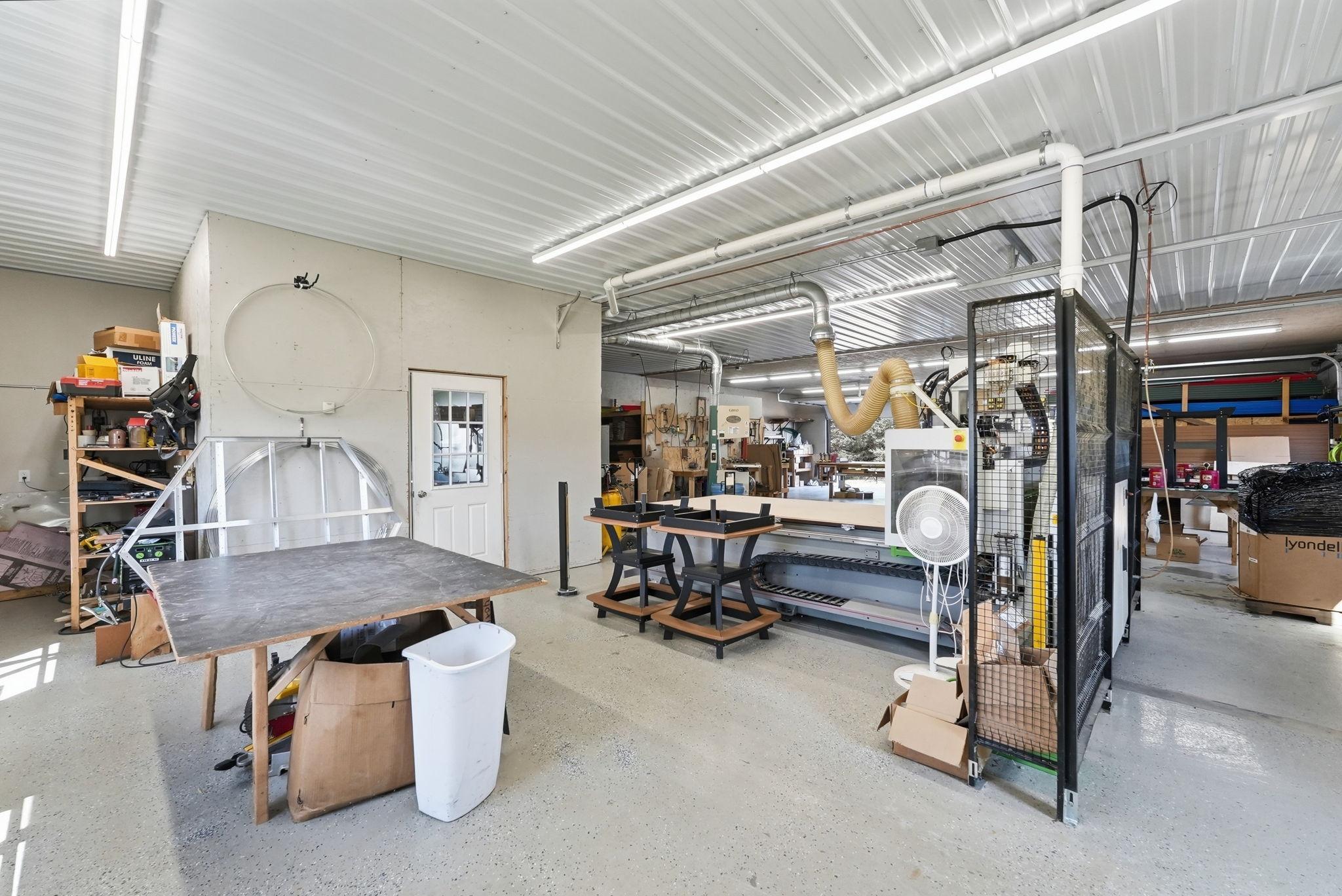 main property photo 40