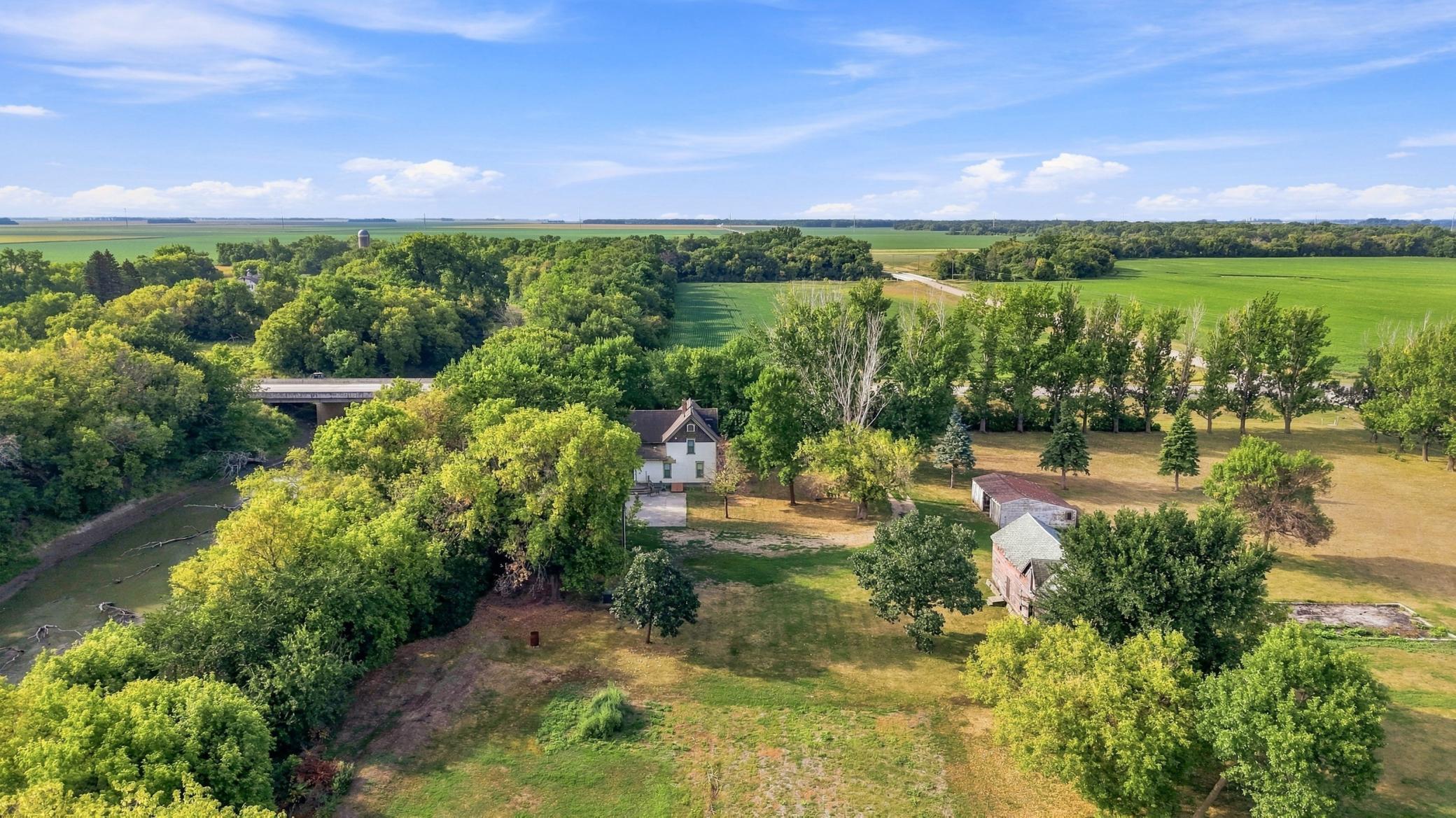 main property photo 10
