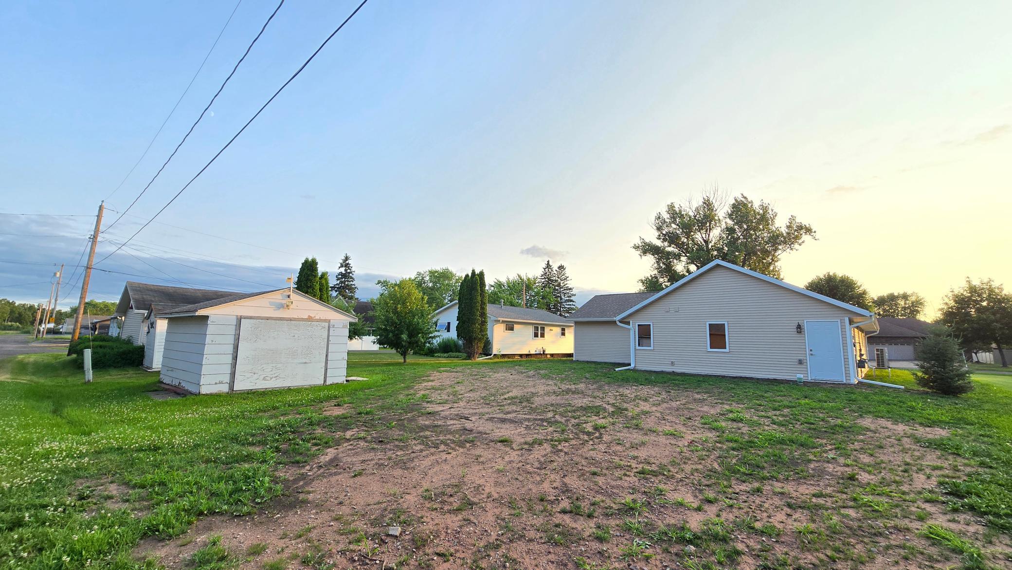 main property photo 37