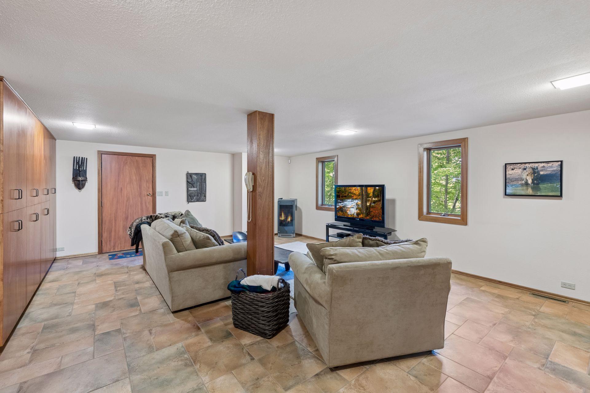 main property photo 67