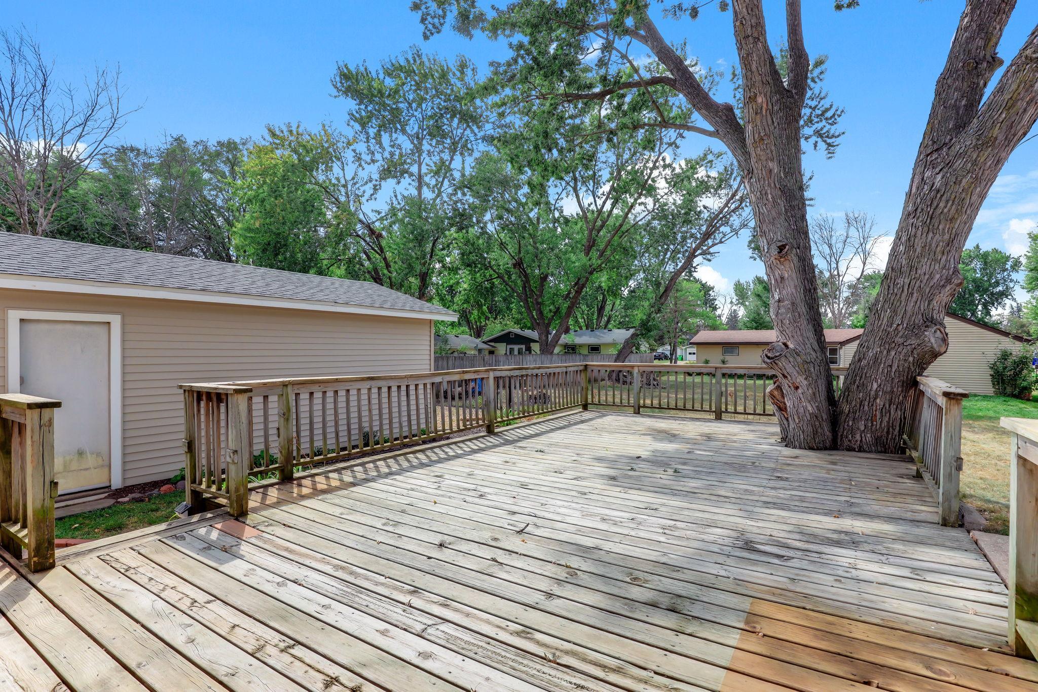 main property photo 28