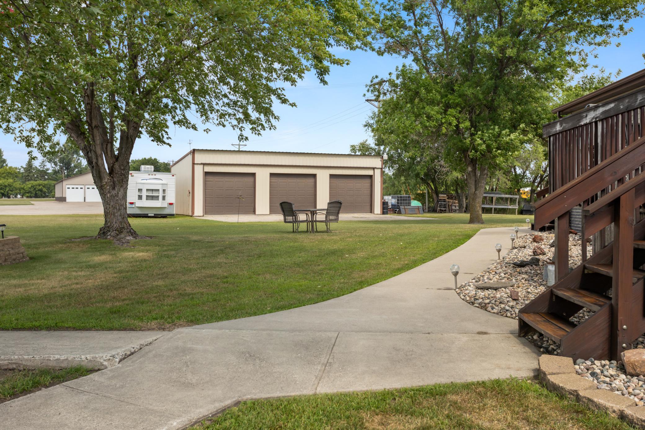 main property photo 40