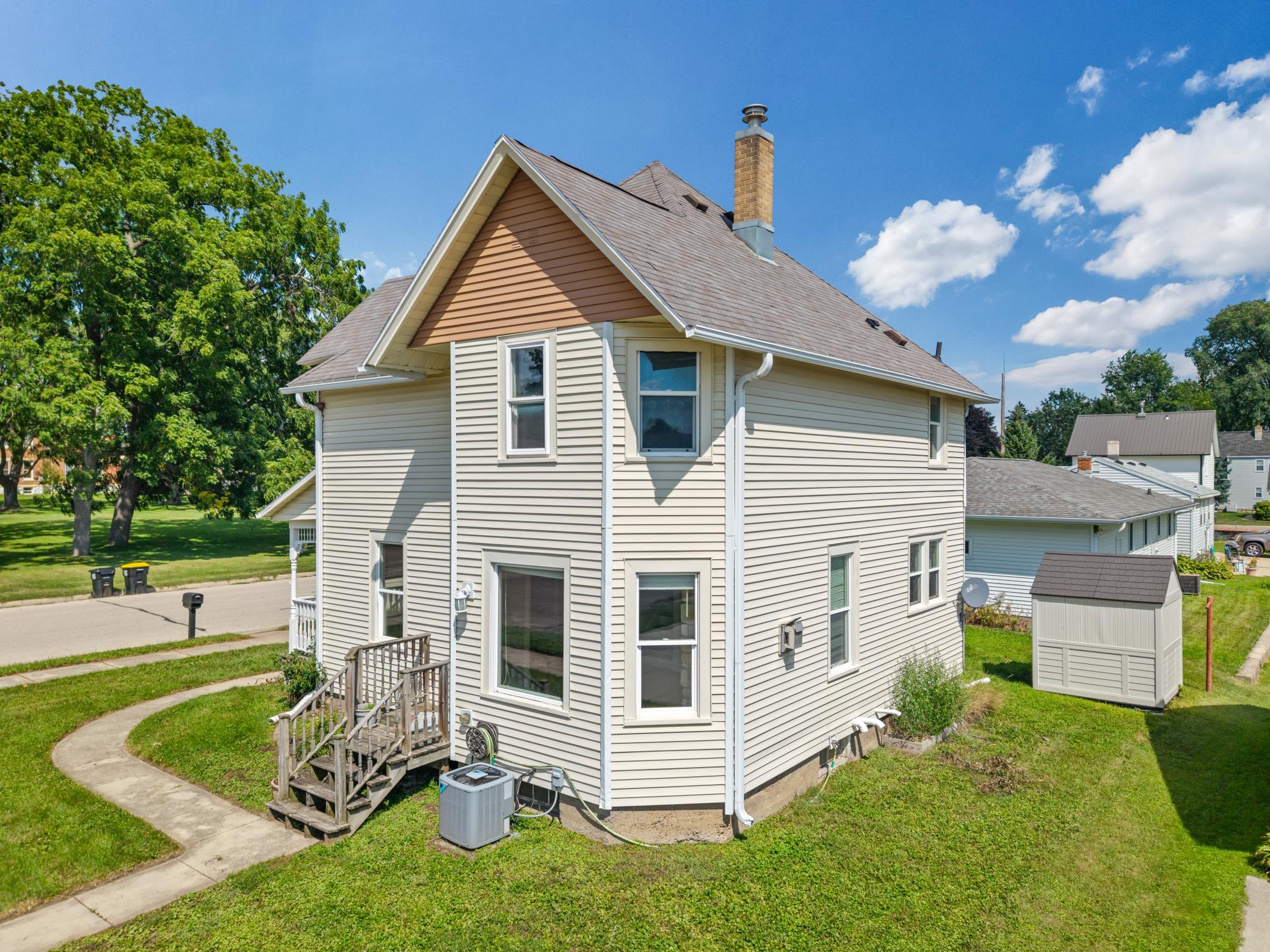 main property photo 19