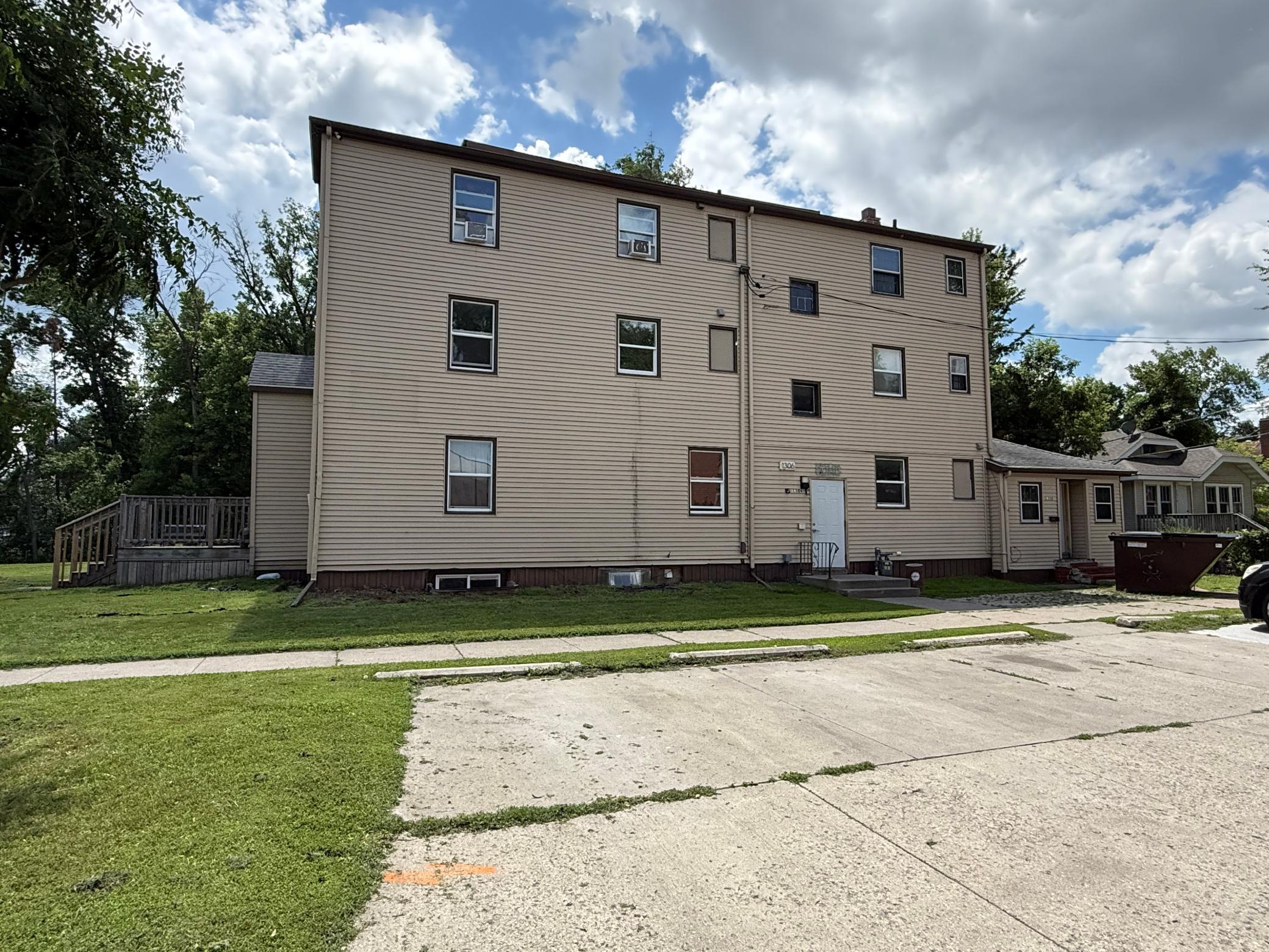 main property photo 3