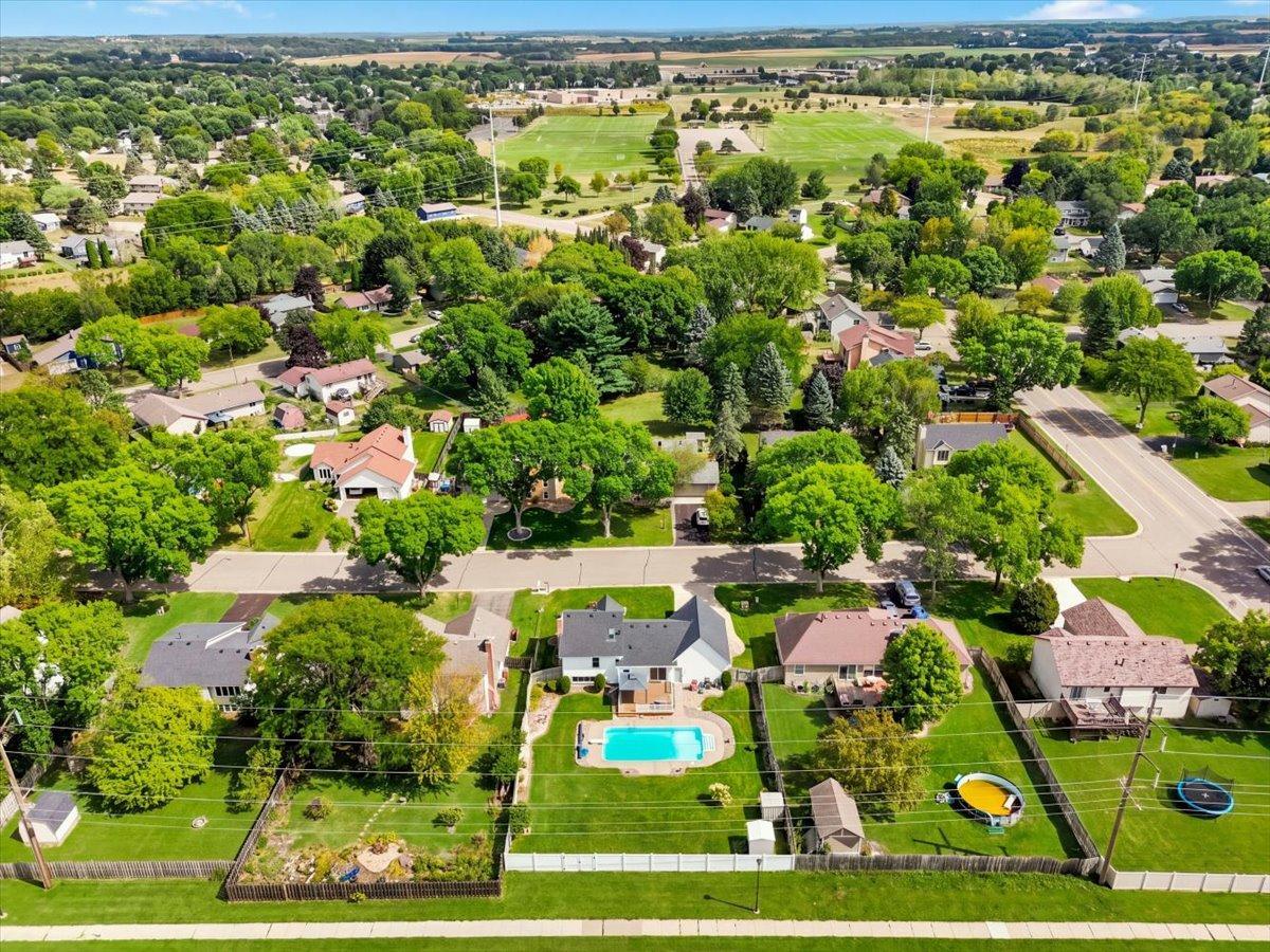 main property photo 23
