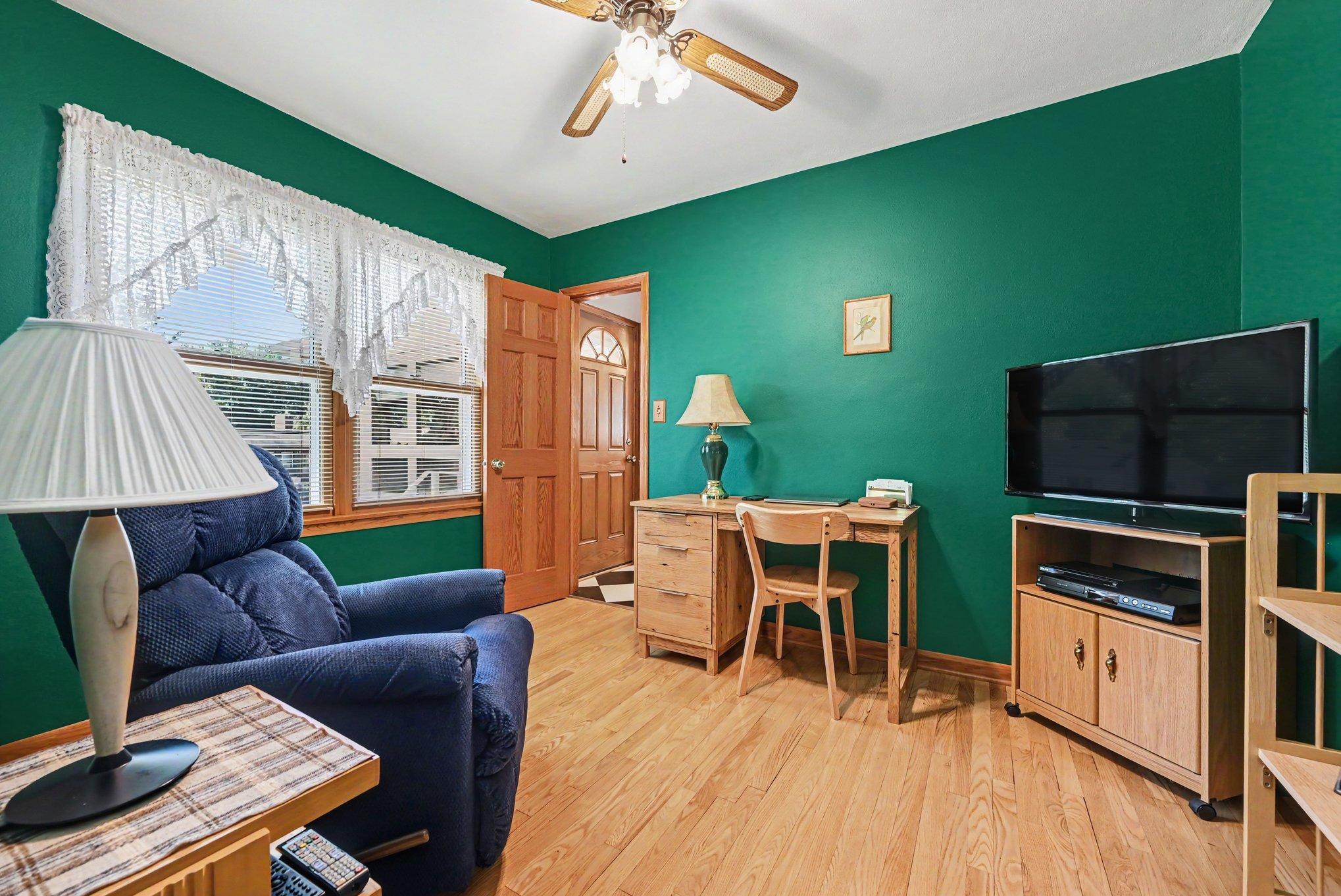 main property photo 18