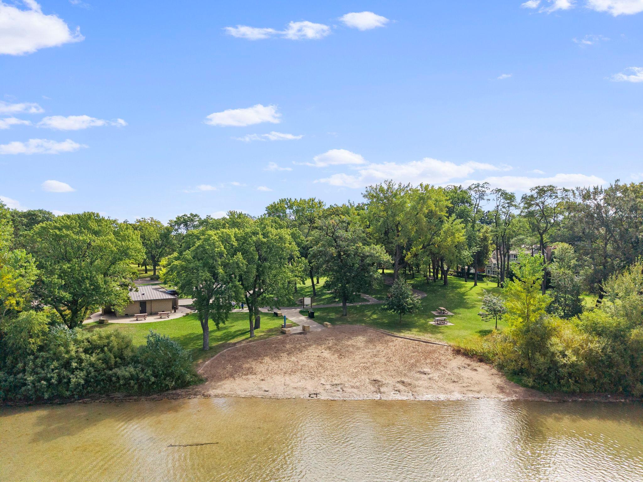 main property photo 32