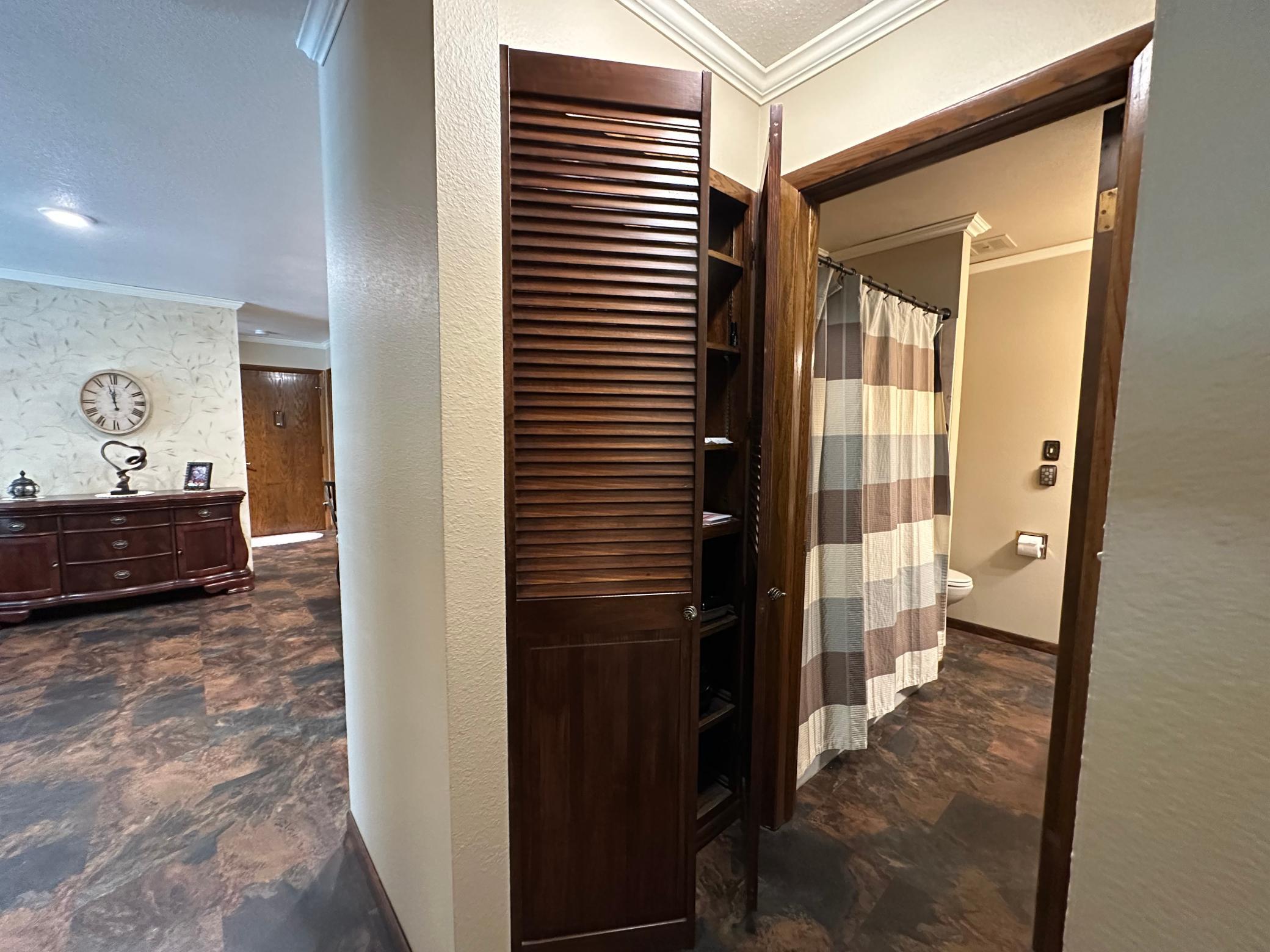 main property photo 18