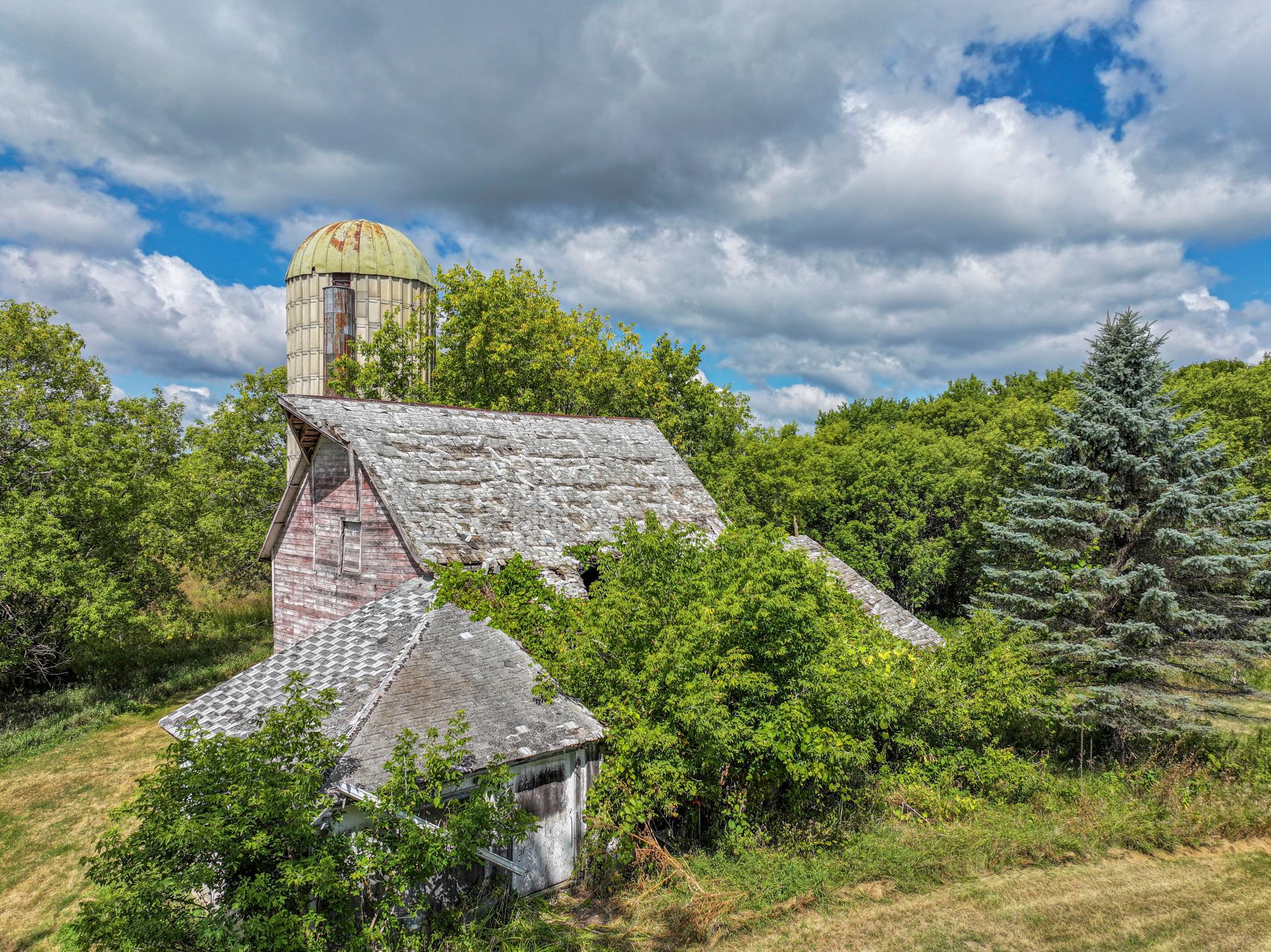 main property photo 24