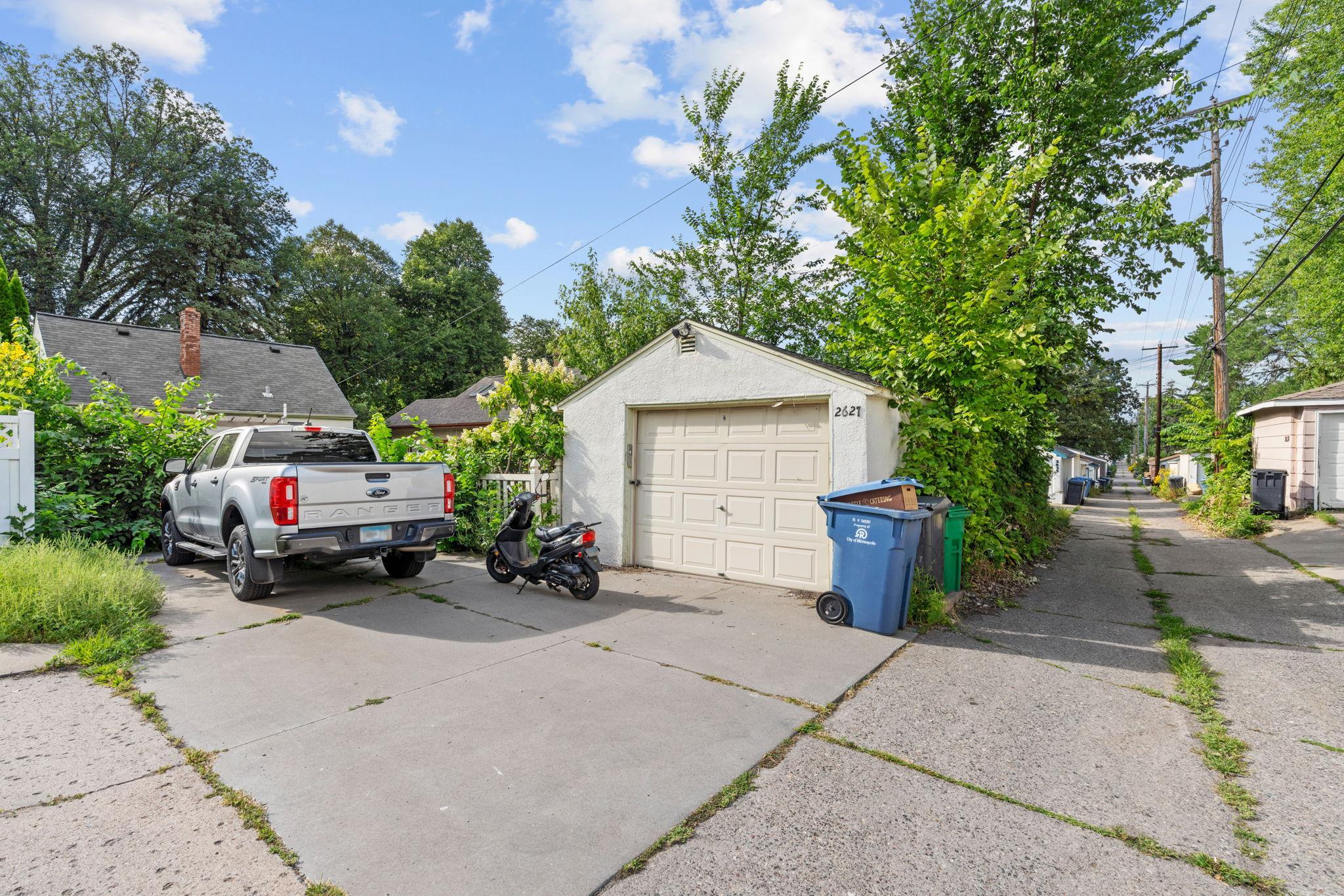 main property photo 11