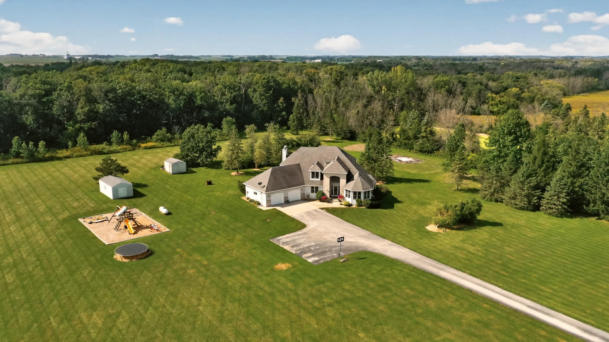 main property photo 4