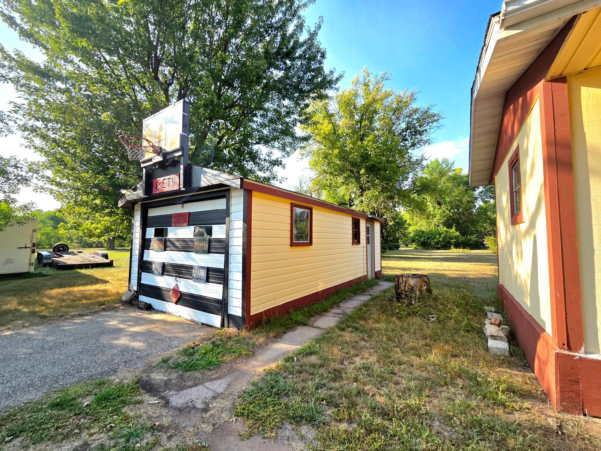 main property photo 20